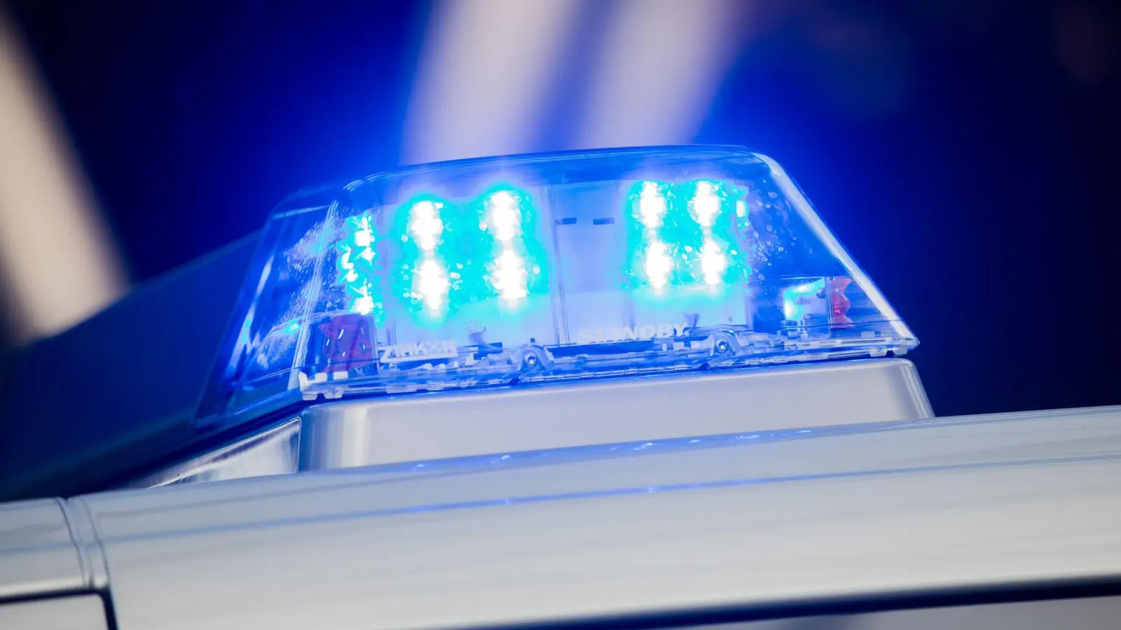 In der Georgenstraße in Amberg wurde ein 17-Jähriger Opfer eines versuchten Raubes. Der Täter flüchtete, die Polizei sucht Zeugen. (Symbolbild: Rolf Vennenbernd/dpa)