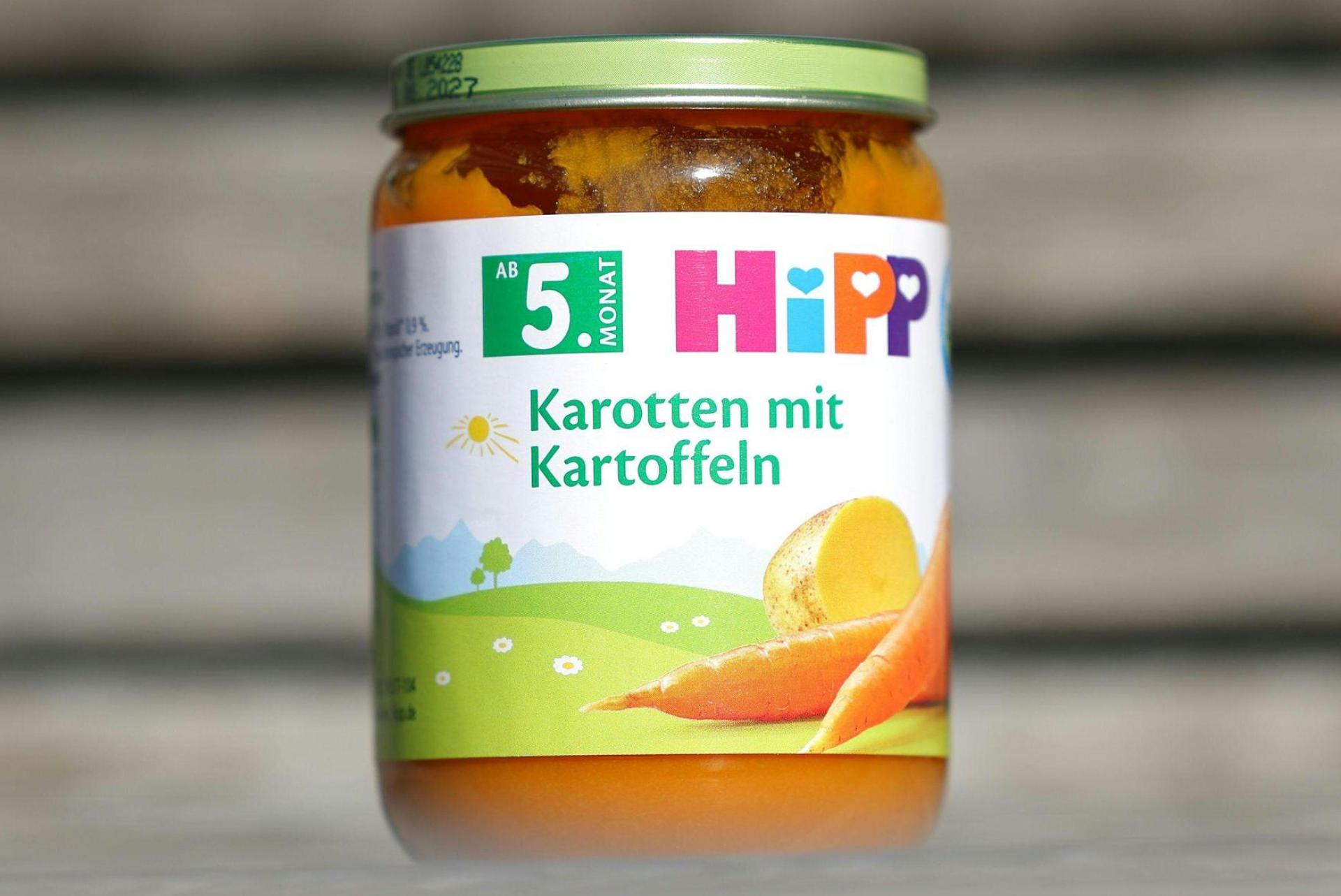 Nach einem möglicherweise vergifteten Glas wird weiterhin gesucht. (Symbolbild: Tobias Steinmaurer/APA/dpa)