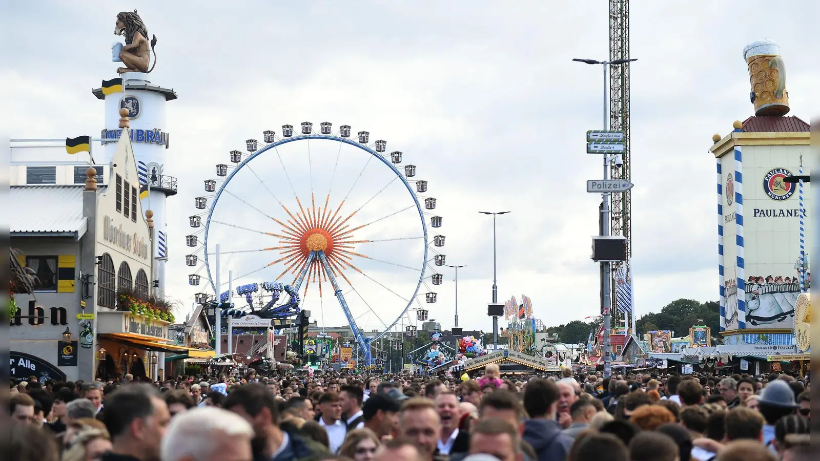 Am Samstag beginnt das Münchner Oktoberfest.  (Archivbild: Felix Hörhager/dpa)