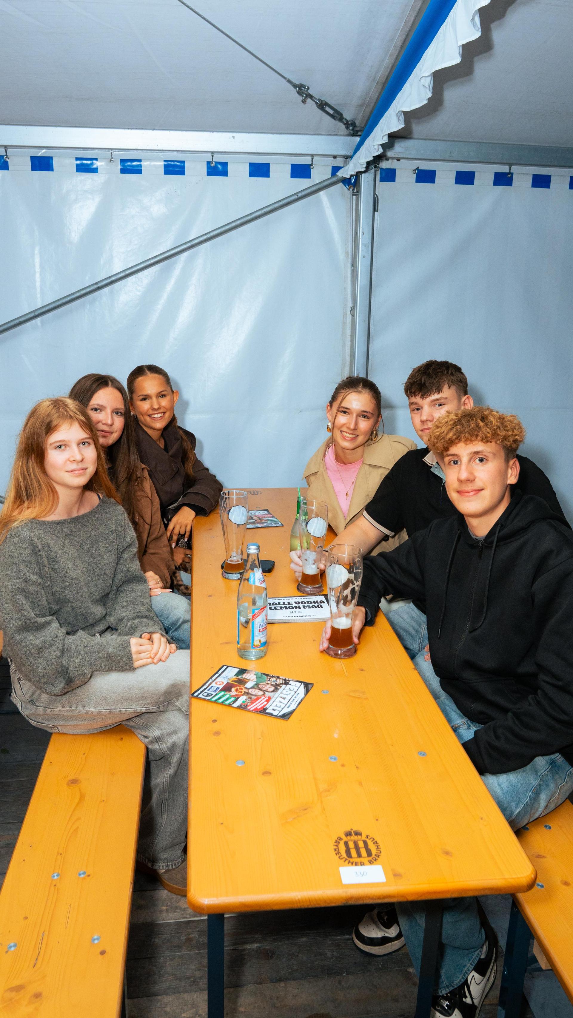 Samstagabend am Weidner Volksfest. (Bild: Hannes Stock)