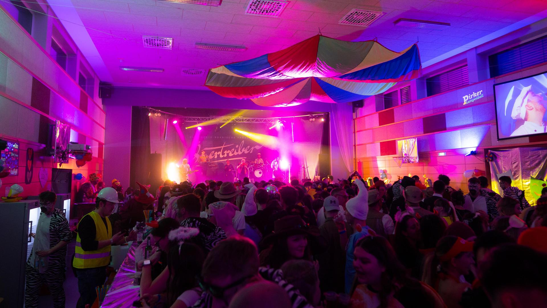 Auch in Pirk habt ihr's ordentlich krachen lassen. (Bild: Hannes Stock)