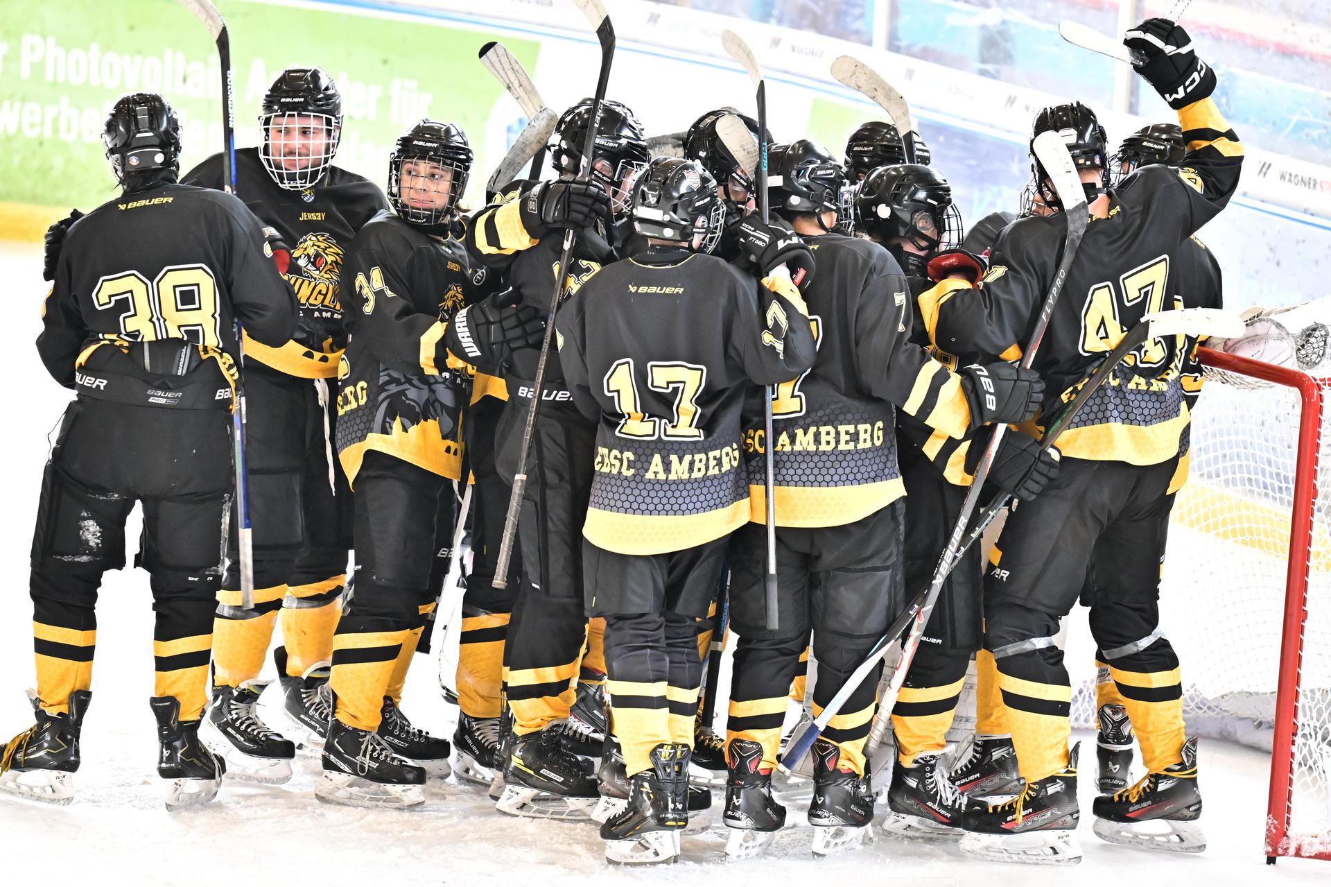 Eishockey Landesliga-Meisterschaft der U17 mit ERSC Amberg.  (Bild: Hubert Ziegler)