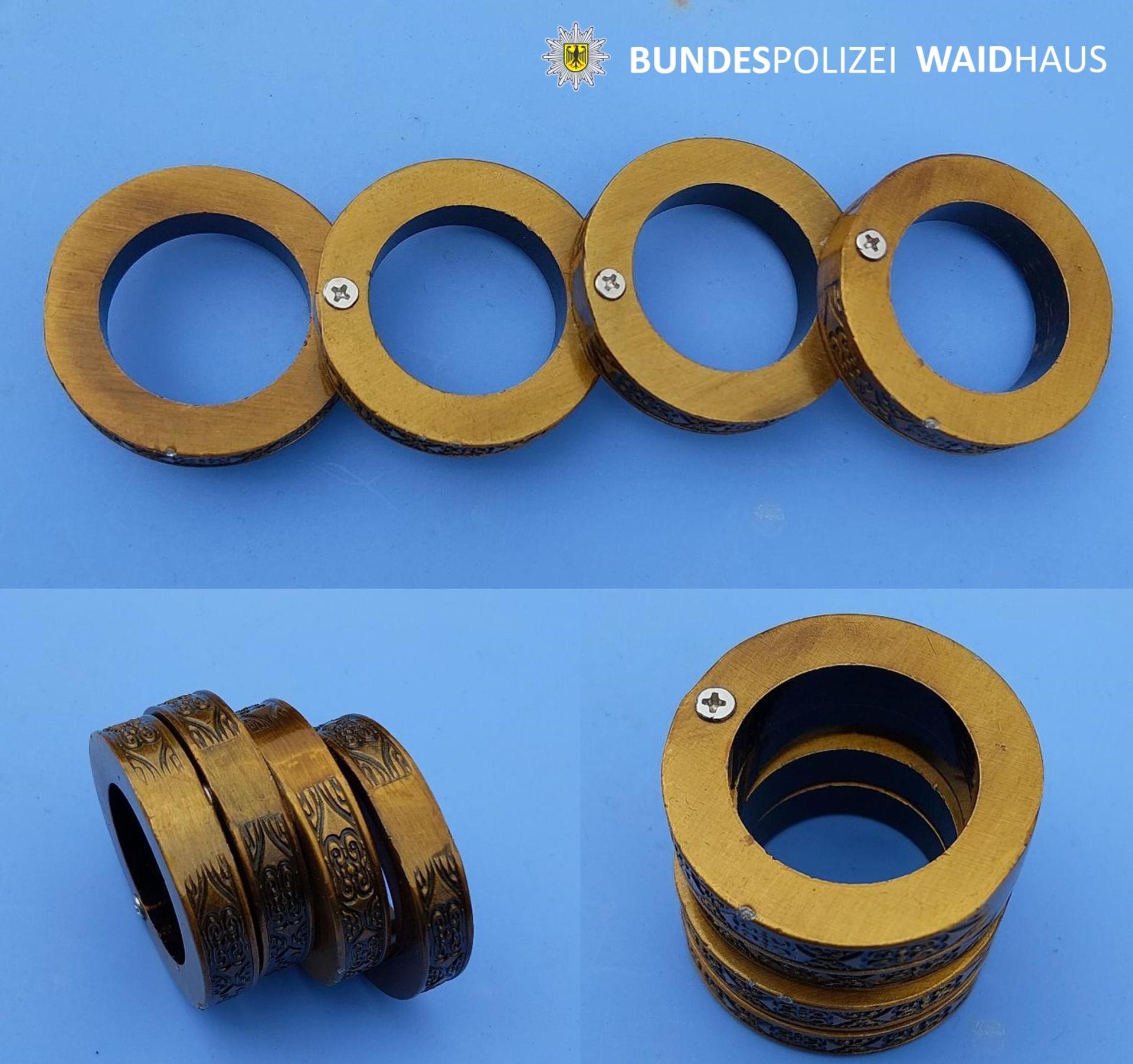 Diesen Klappschlagring stellte die Bundespolizei Waidhaus sicher. (Symbolbild: Bundespolizei)