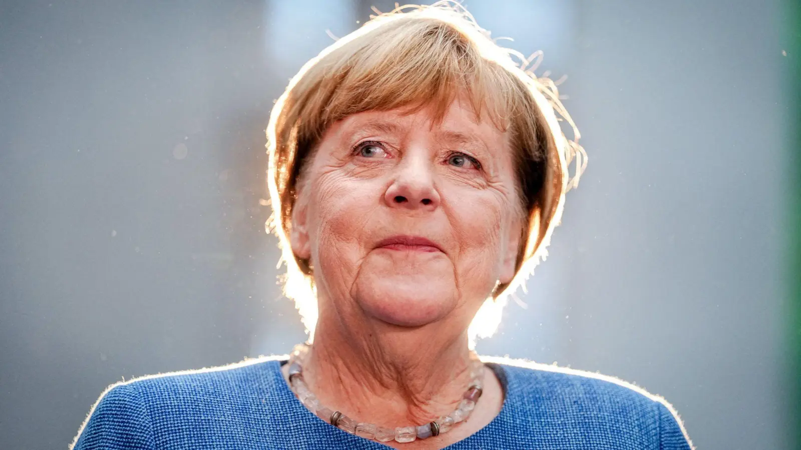 Altkanzlerin Merkel zeigt sich fünf Jahre nach ihrem Abschied aus dem Amt wieder häufig in der Öffentlichkeit. (Archivbild) (Bild: Kay Nietfeld/dpa)
