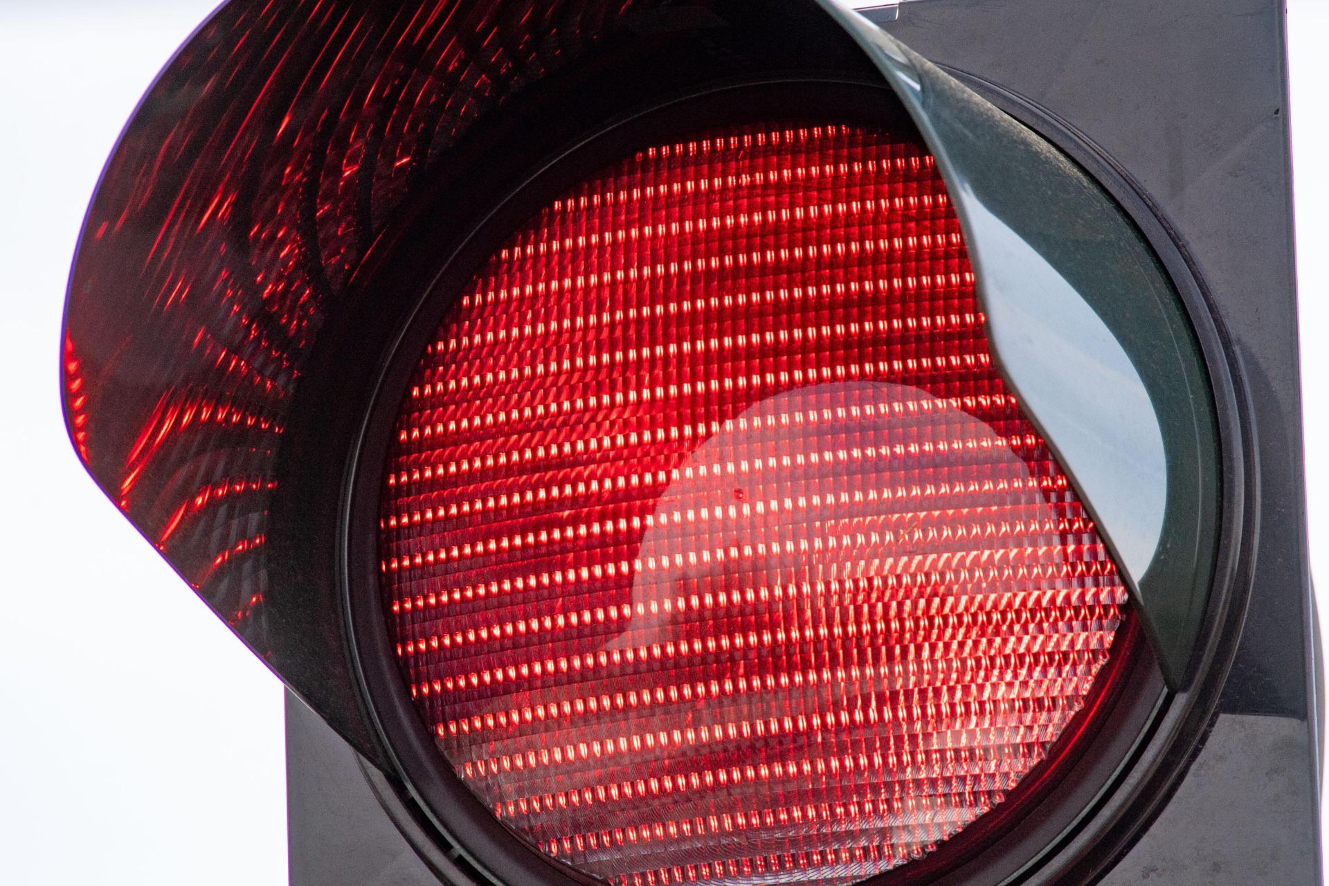 Eine Ampel bei Rotlicht (Symbolbild: Stefan Sauer)