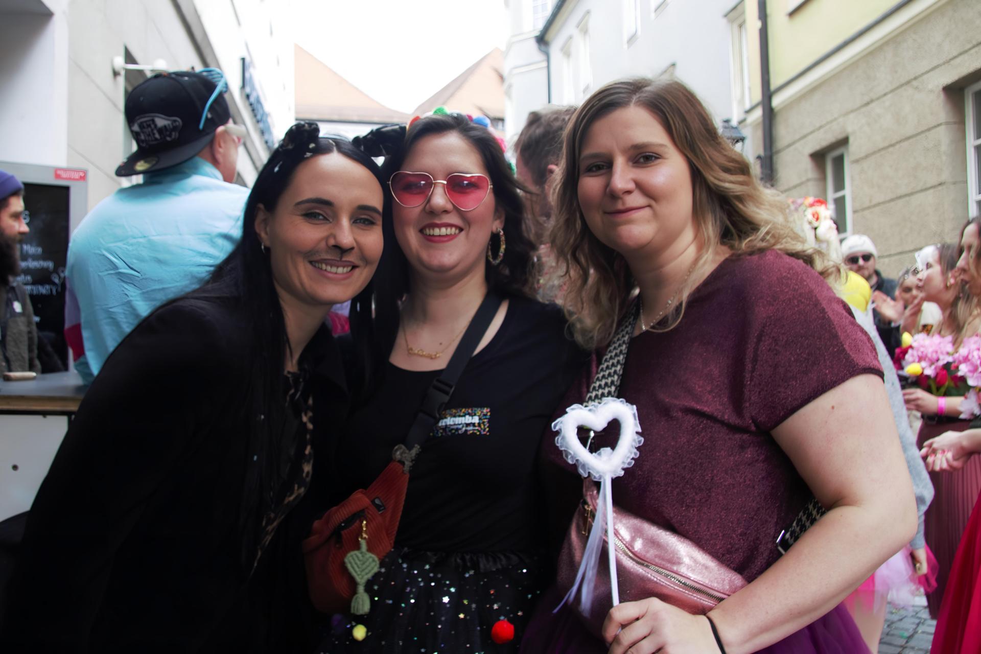 Zur Konfettiparty im Colomba war ordentlich Faschingslaune angesagt. (Bild: Marlin Nixdorf)