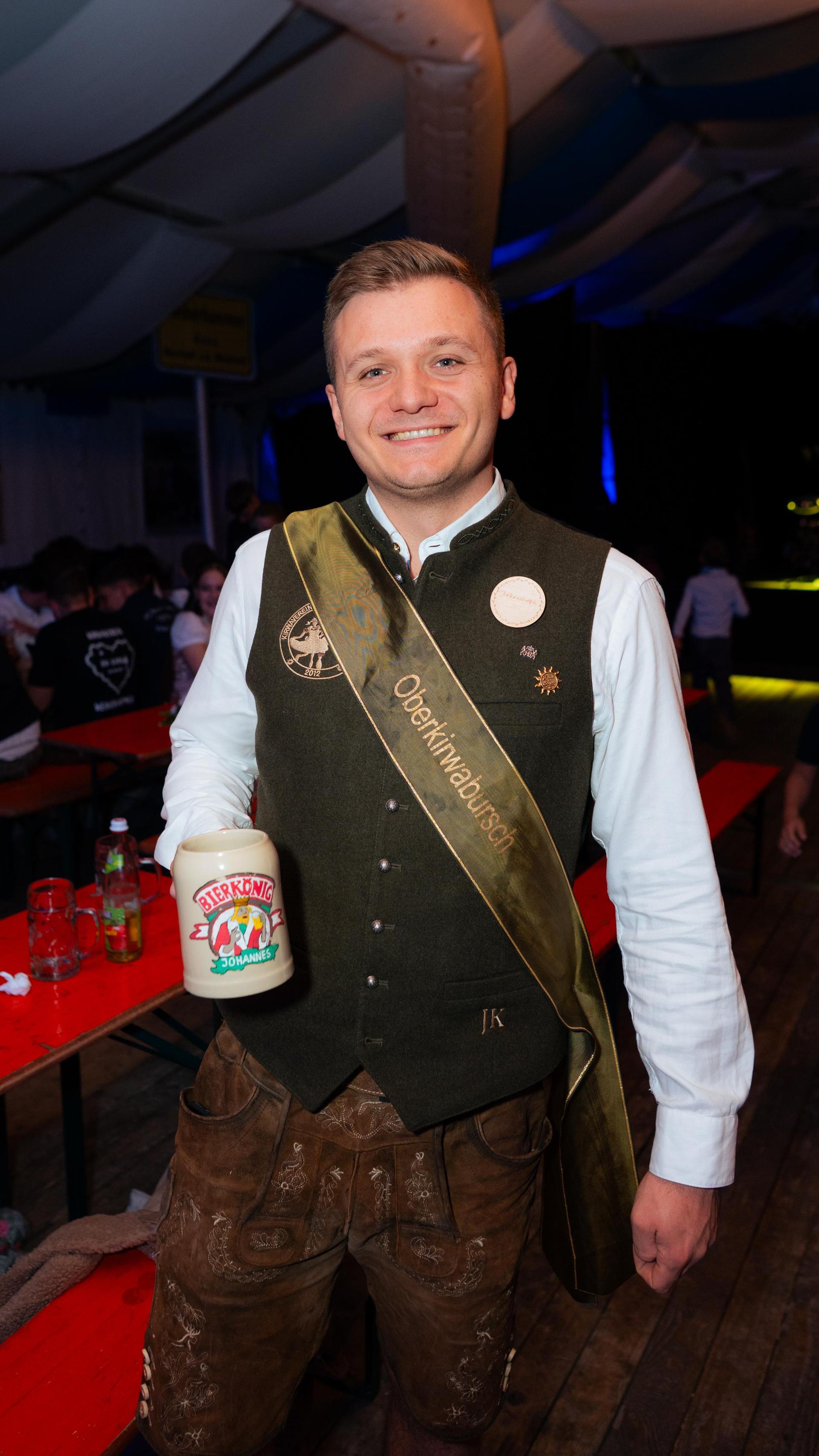 Szenen der Kirwaparty in Weiherhammer. (Bild: Hannes Stock)