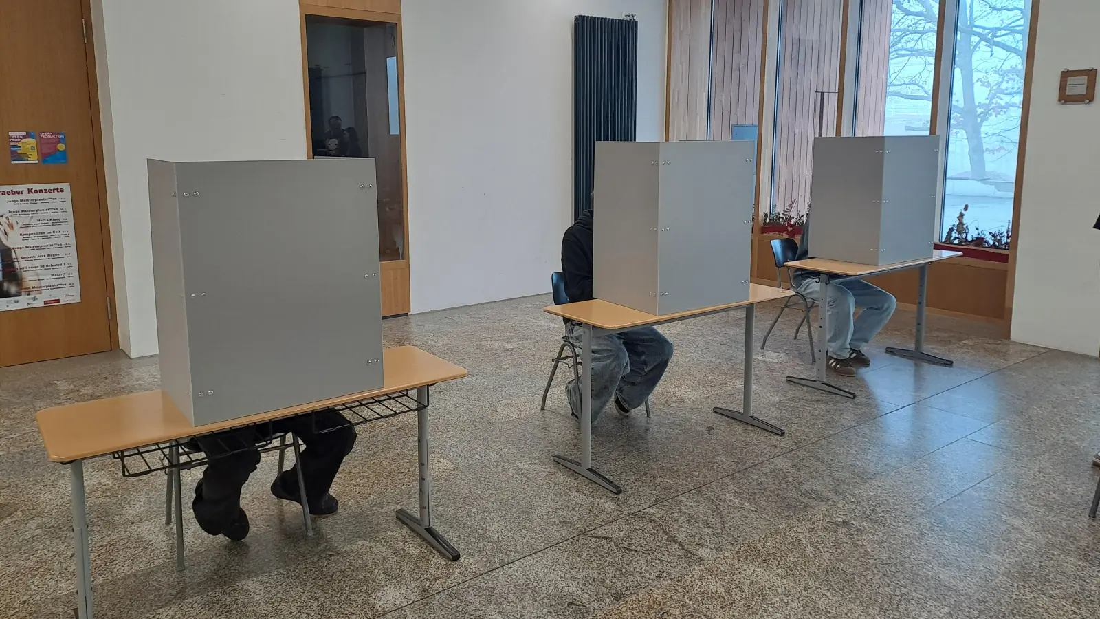 Die U18-Kommunalwahlen im Landkreis Neustadt/WN: Wählen wie im „richtigen Leben“. (Bild: Martin Neumann)