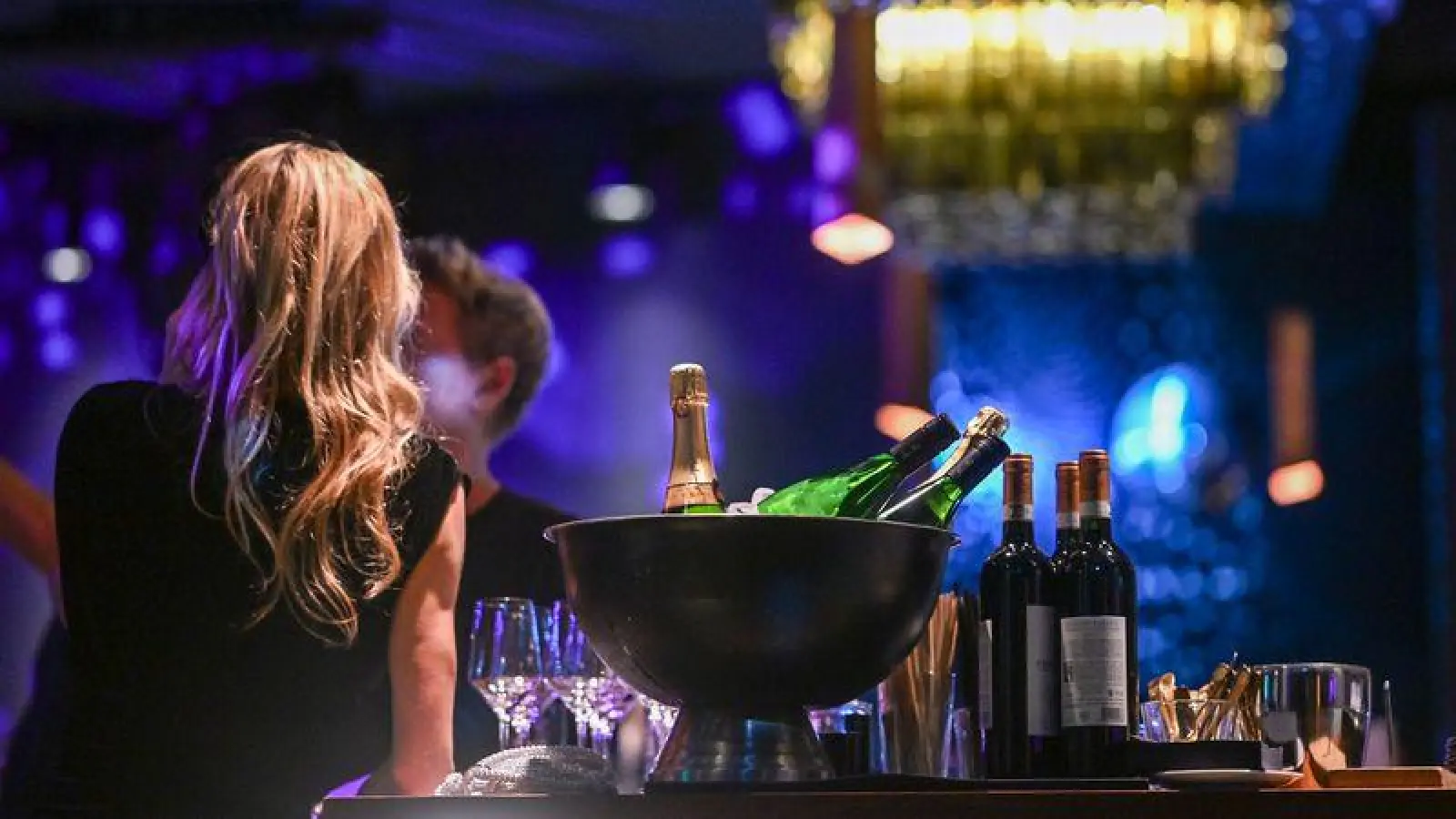 Wann und wie spricht man einen Kinderwunsch beim Dating an? (Bild: Jens Kalaene/dpa/dpa-tmn)