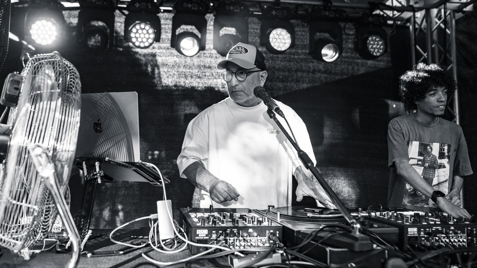 Hip Hop BBQ, Bürgerfest - und jetzt auch Sommerserenade: Weiden24 präsentiert am 5. August DJ Dollar Bill im Max-Reger-Park. (Bild: Hannes Stock)