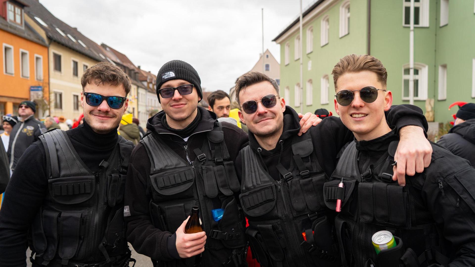 In Hahnbach ging es am Sonntag vor, während und vor allem nach dem Faschingszug richtig ab. (Bild: knz)