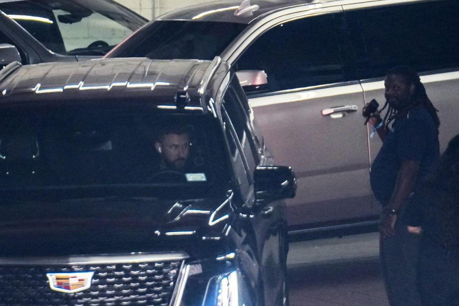 Berichten zufolge sind die Hochzeitsfeierlichkeiten von Swift und Kelce gestartet. (Bild: Ryan Murphy/AP/dpa)