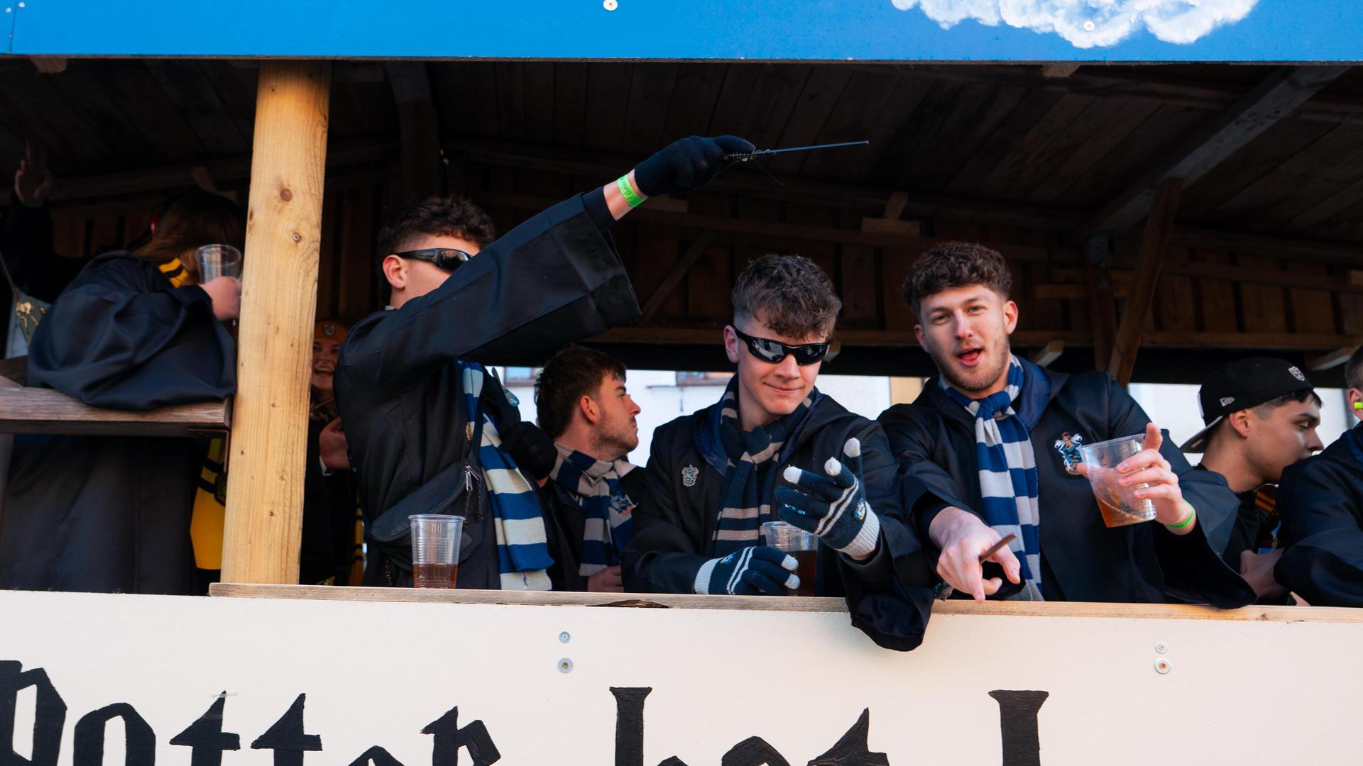 Erst Faschingszug, dann Afterparty in Neustadt. Wir haben die Bilder.  (Bild: Hannes Stock)