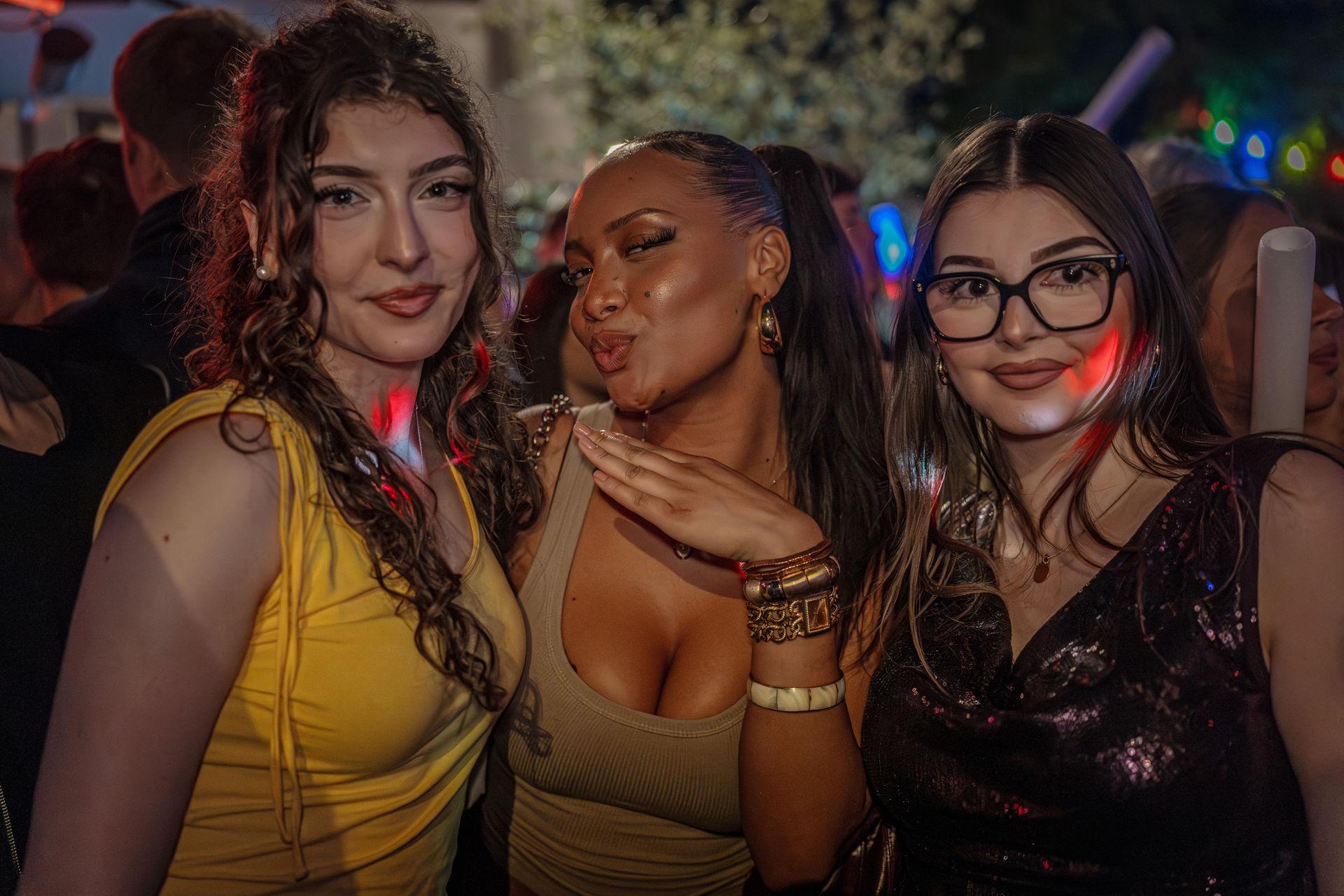 Amberg feiert Altstadtfest und macht die Nacht zum Tag. (Bild: Michael Golinski)