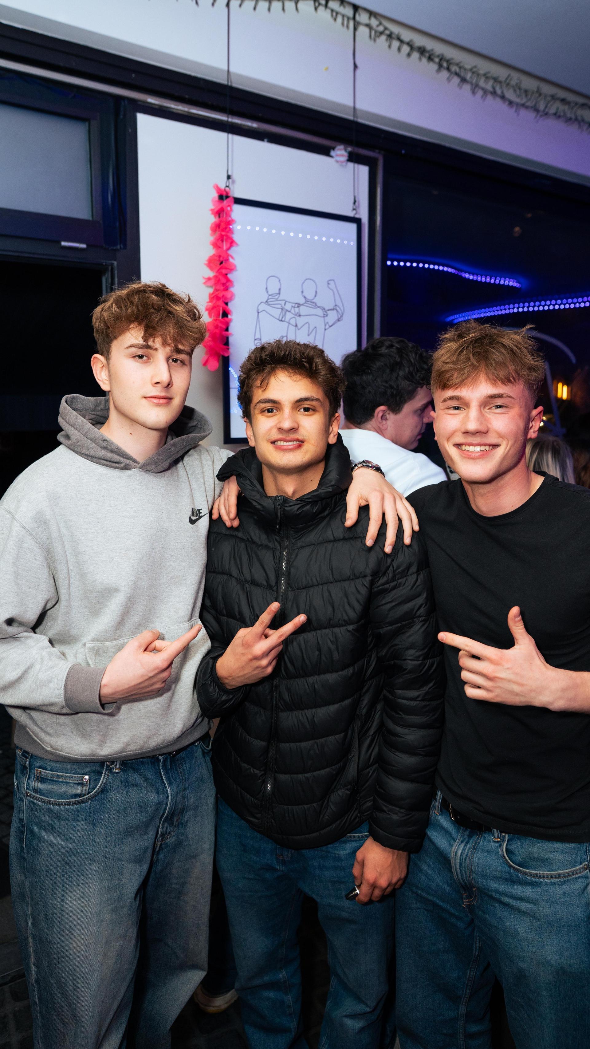 Die SantoRino-Bar in Weiden war für viele die erste Station eines ereignisreichen Wochenendes. (Bild: Hannes Stock)