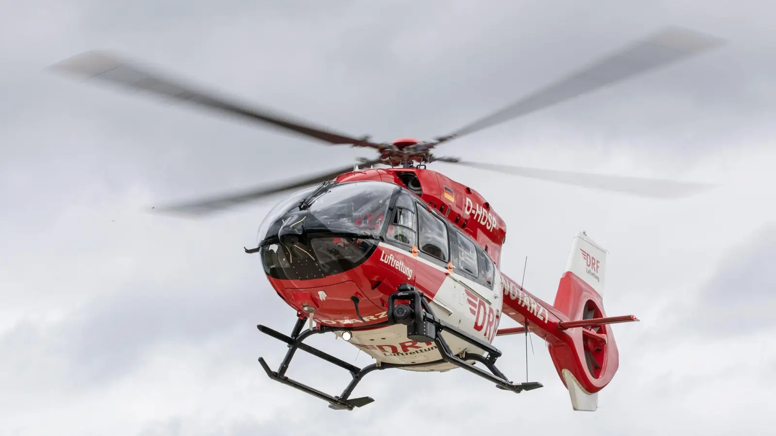 Die vier Mädchen wurden ins Krankenhaus gebracht. (Symbolbild) (Bild: Daniel Karmann/dpa)
