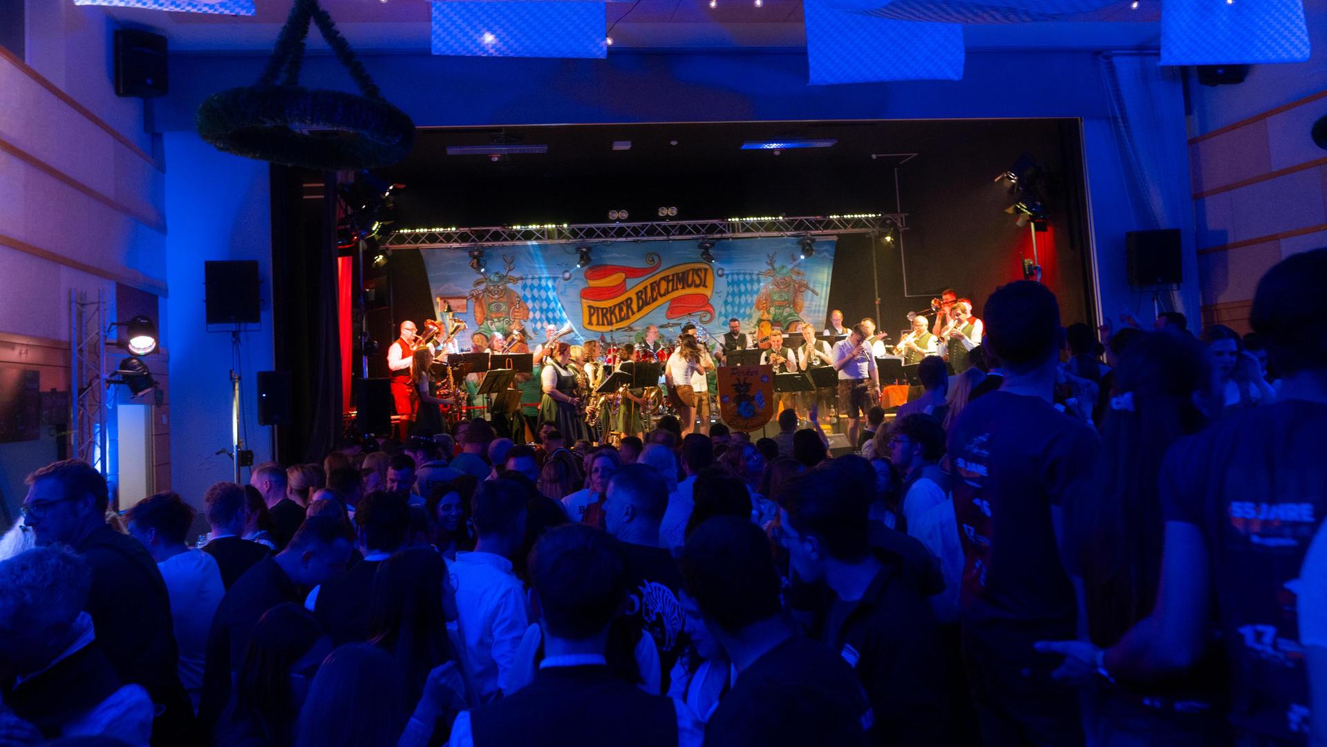 Partybilder vom Starkbierfest Pirk von Hannes Stock. (Bild: Hannes Stock)