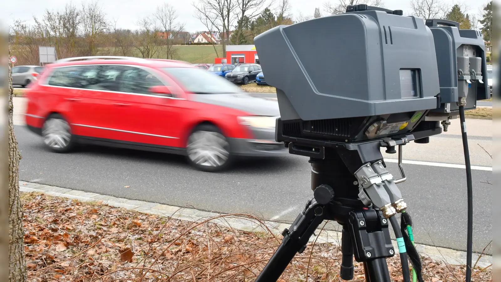 Ein 26-jähriger Fahrer flüchtete in Amberg vor der Polizei. Die Polizei sucht Zeugen. (Symbolbild: Petra Hartl)