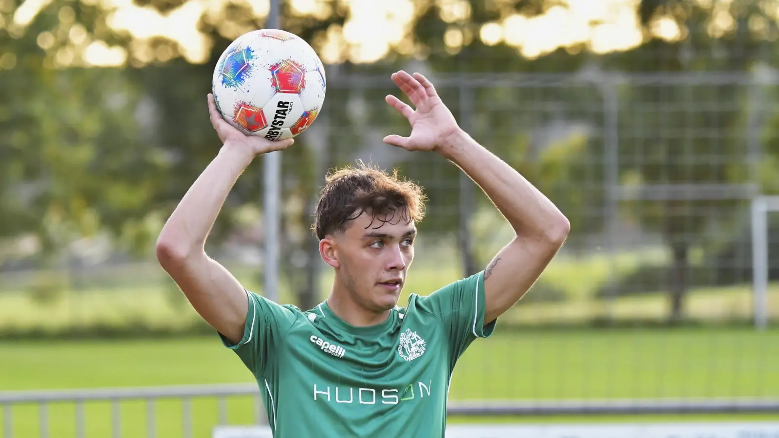 Jonas Schwindl musste in Nördlingen bereits nach knapp 20 Minuten wegen einer Roten Karte vom Platz . Trotz des umstrittenen Platzverweises siegte die DJK Gebenbach verdient mit 2:0. (Bild: Hubert Ziegler)