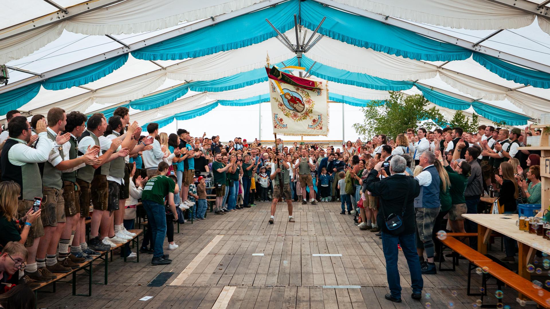 Der Burschenverein Parkstein feierte ein rauschendes Fest. (Bild: Hannes Stock)