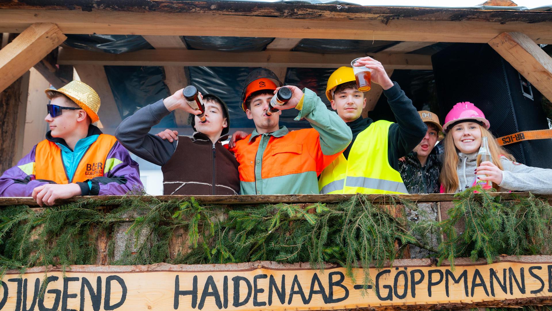 Am Sonntag wurde es bunt beim Pressather Faschingszug. (Bild: Hannes Stock)