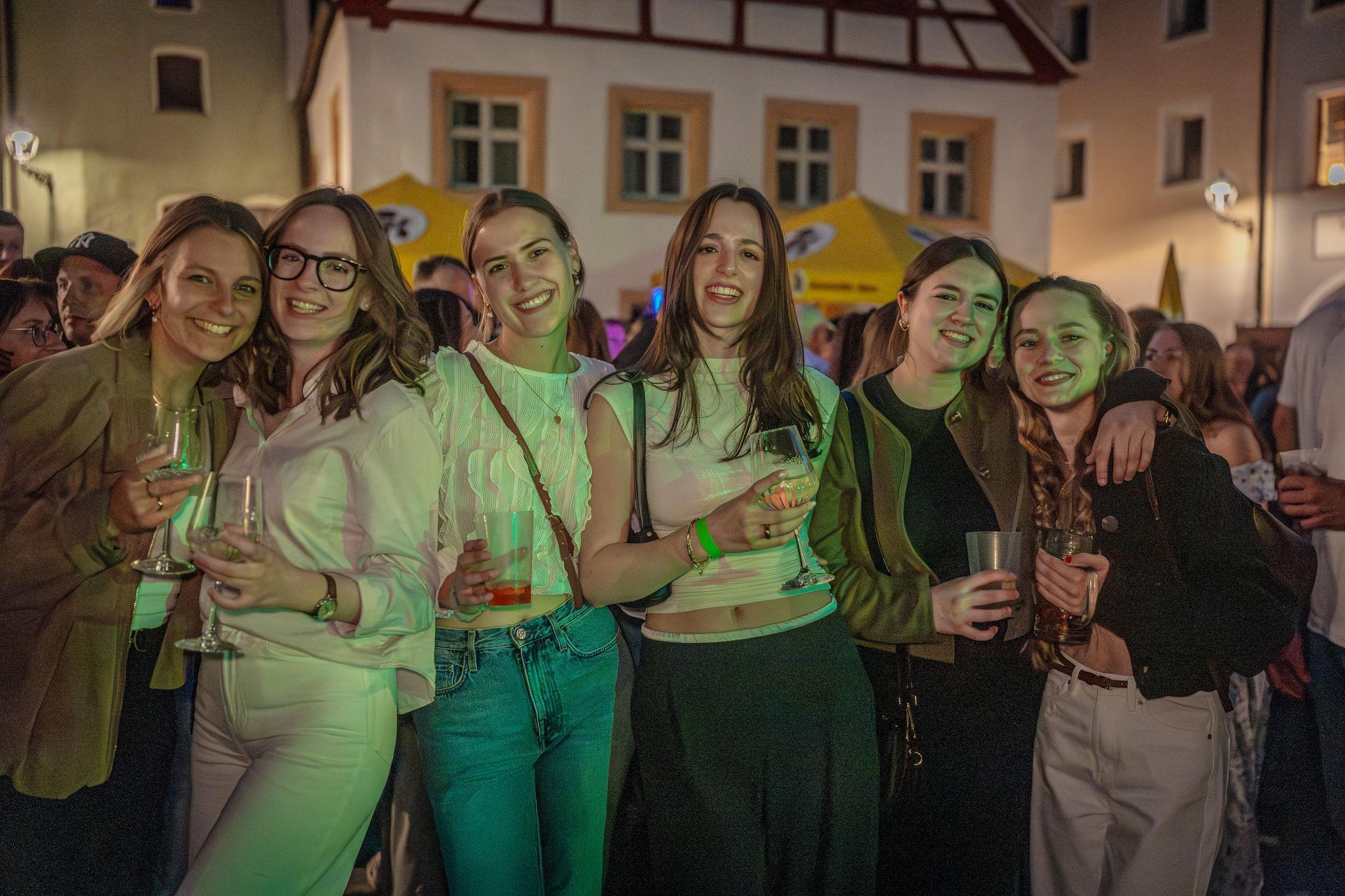 Amberg feiert Altstadtfest und macht die Nacht zum Tag. (Bild: Michael Golinski)