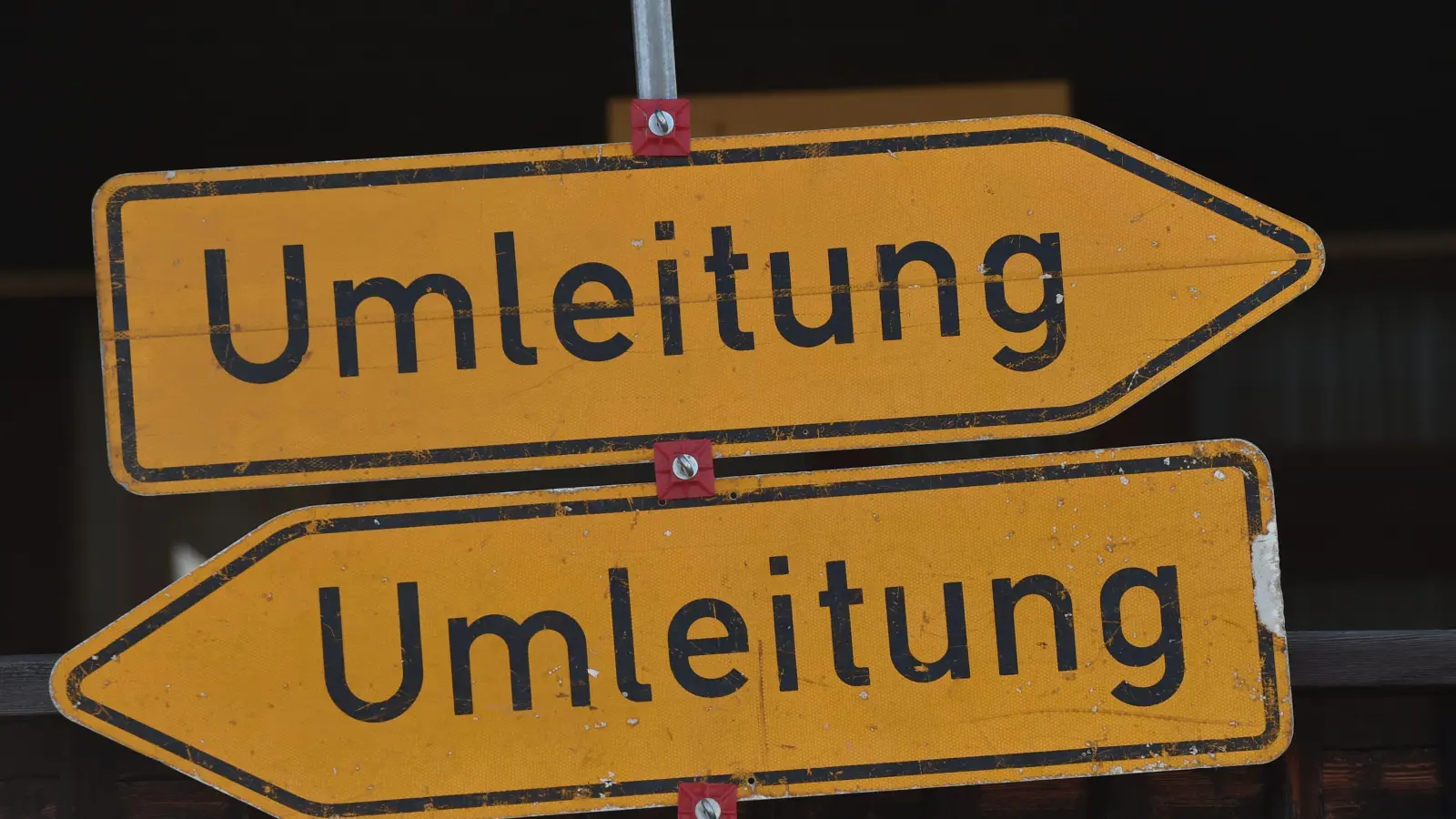 In Siebeneichen kommt es zu einer Sperrung, von der auch die Buslinien 420, 426 und 486 betroffen sind.  (Bild: Angelika Warmuth/dpa)