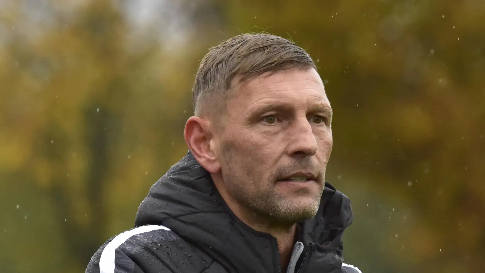 Trainer der Sportfreunde Upo Andreas Scheler kann zwei weitere Neuzugänge im Kader begrüßen. (Archivbild: Hans Mark)