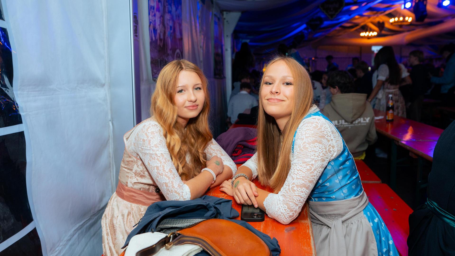 Szenen der Kirwaparty in Weiherhammer. (Bild: Hannes Stock)