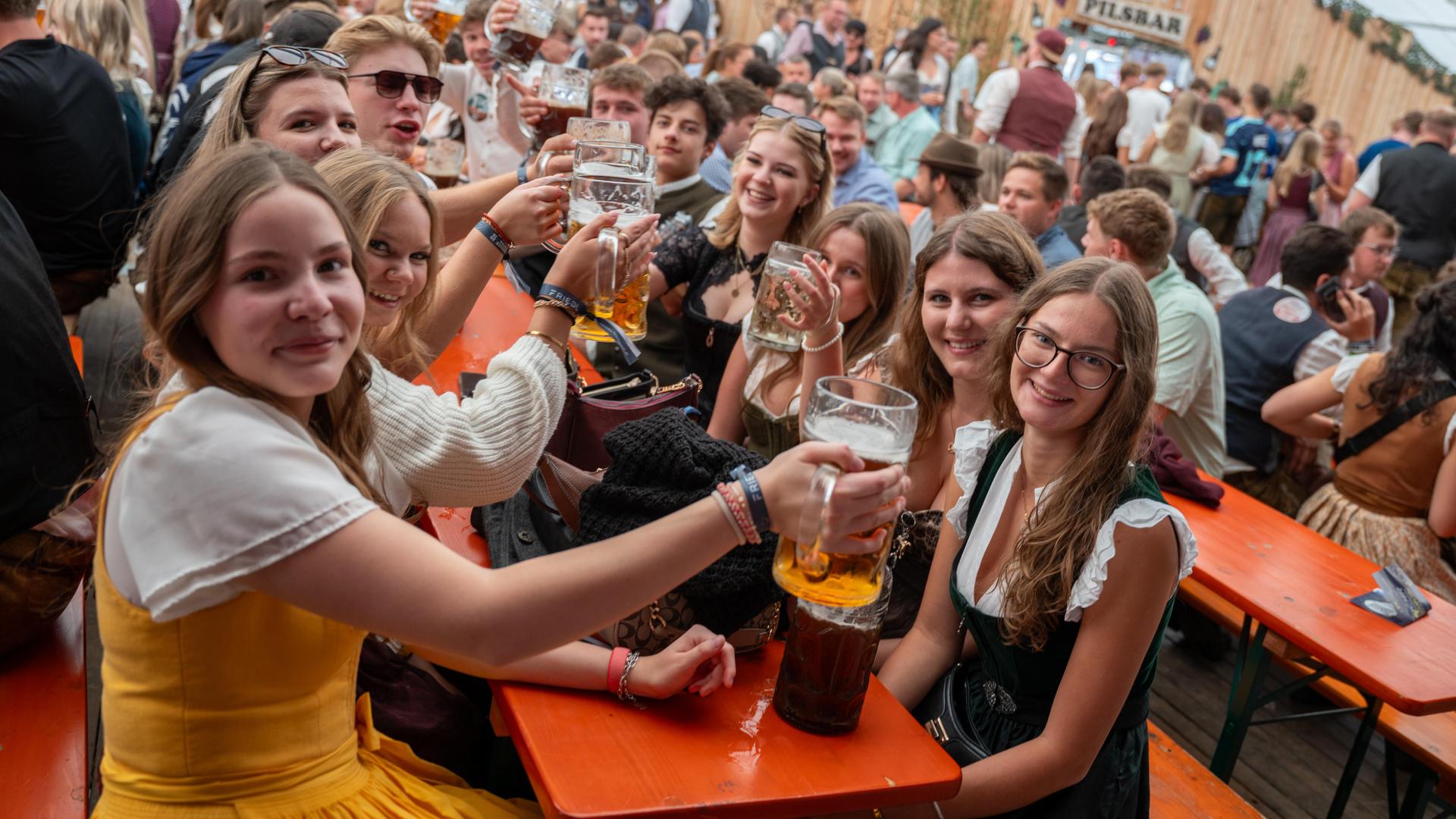 Highlights vom Flosser Kirwa Frühschoppen. (Bild: Marina Gube)