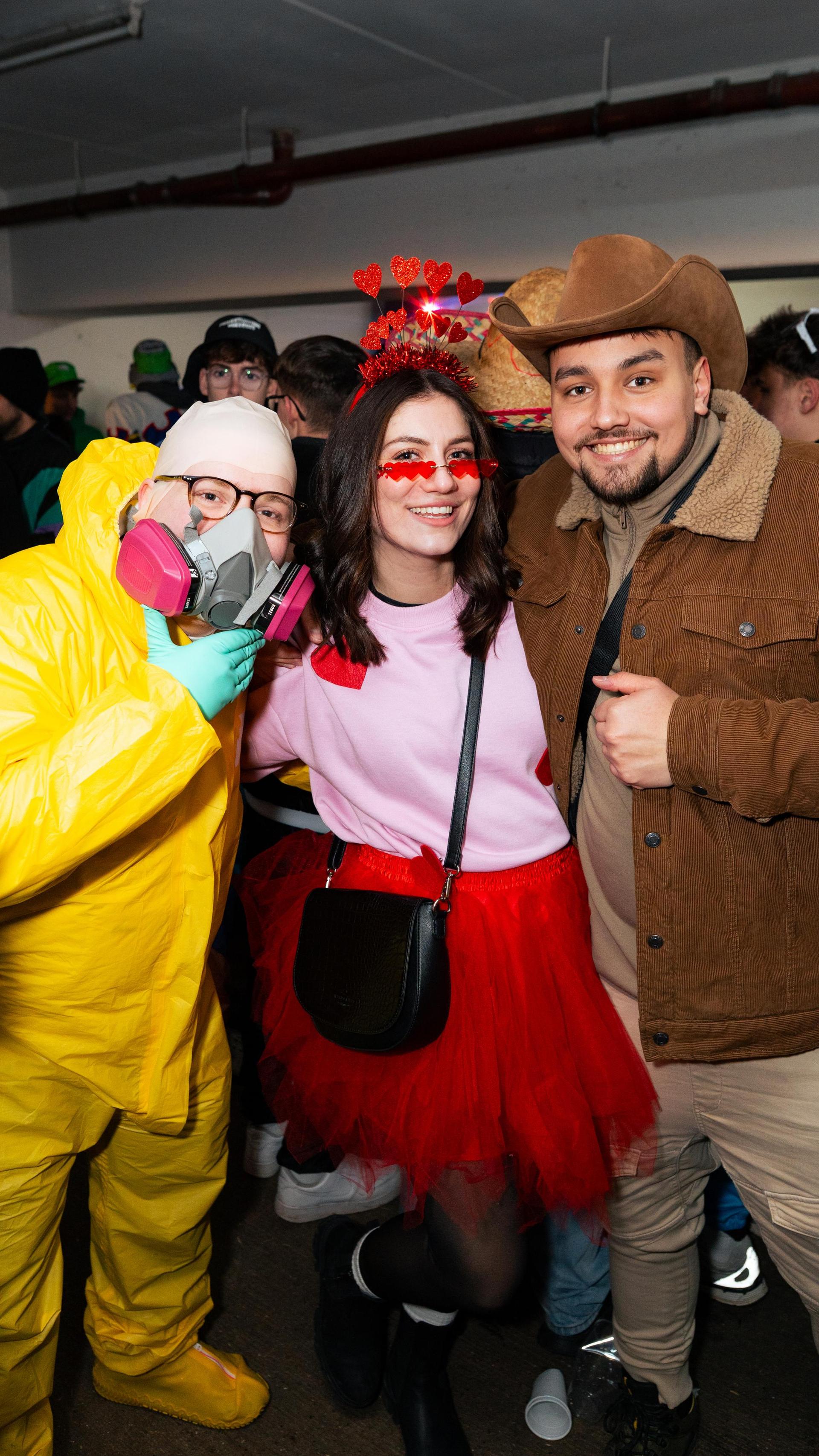 Erst Faschingszug, dann Afterparty in Neustadt. Wir haben die Bilder.  (Bild: Hannes Stock)