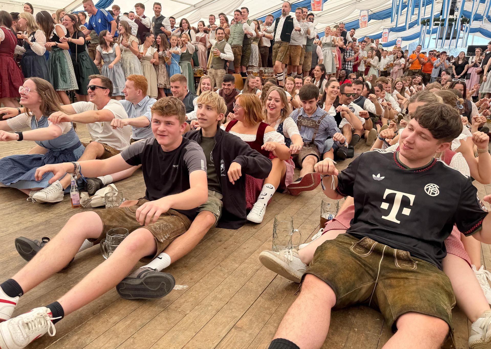 Bald heißt es wieder: Vier Tage durchfeiern in Floß. (Archivbild: Gabi Schönberger)