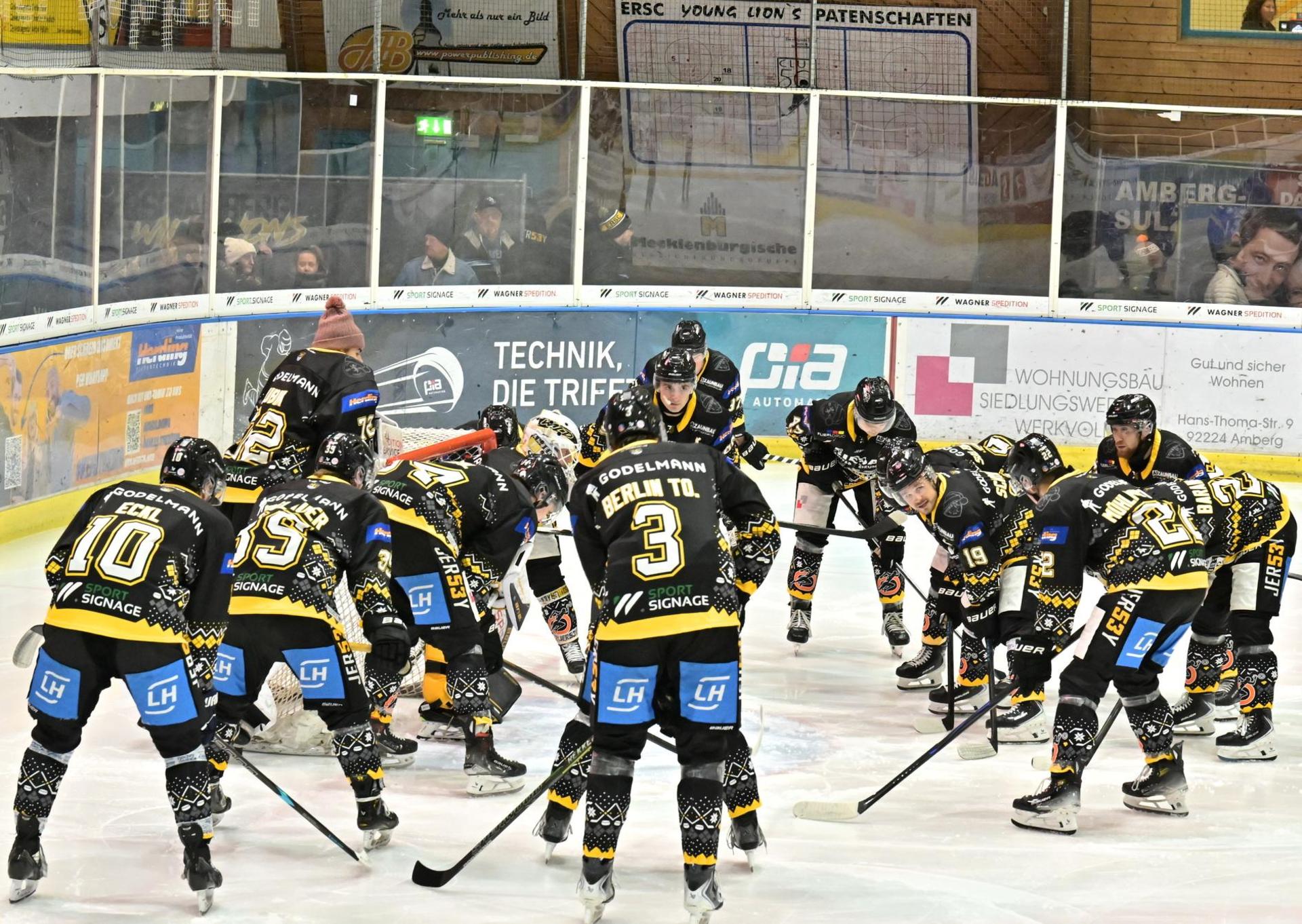 Gegen Schongau verlor der ERSC Amberg zuletzt mit 2:5. In der Abstiegsrunde werden die Karten allerdings neu gemischt.  (Archivbild: Hubert Ziegler)