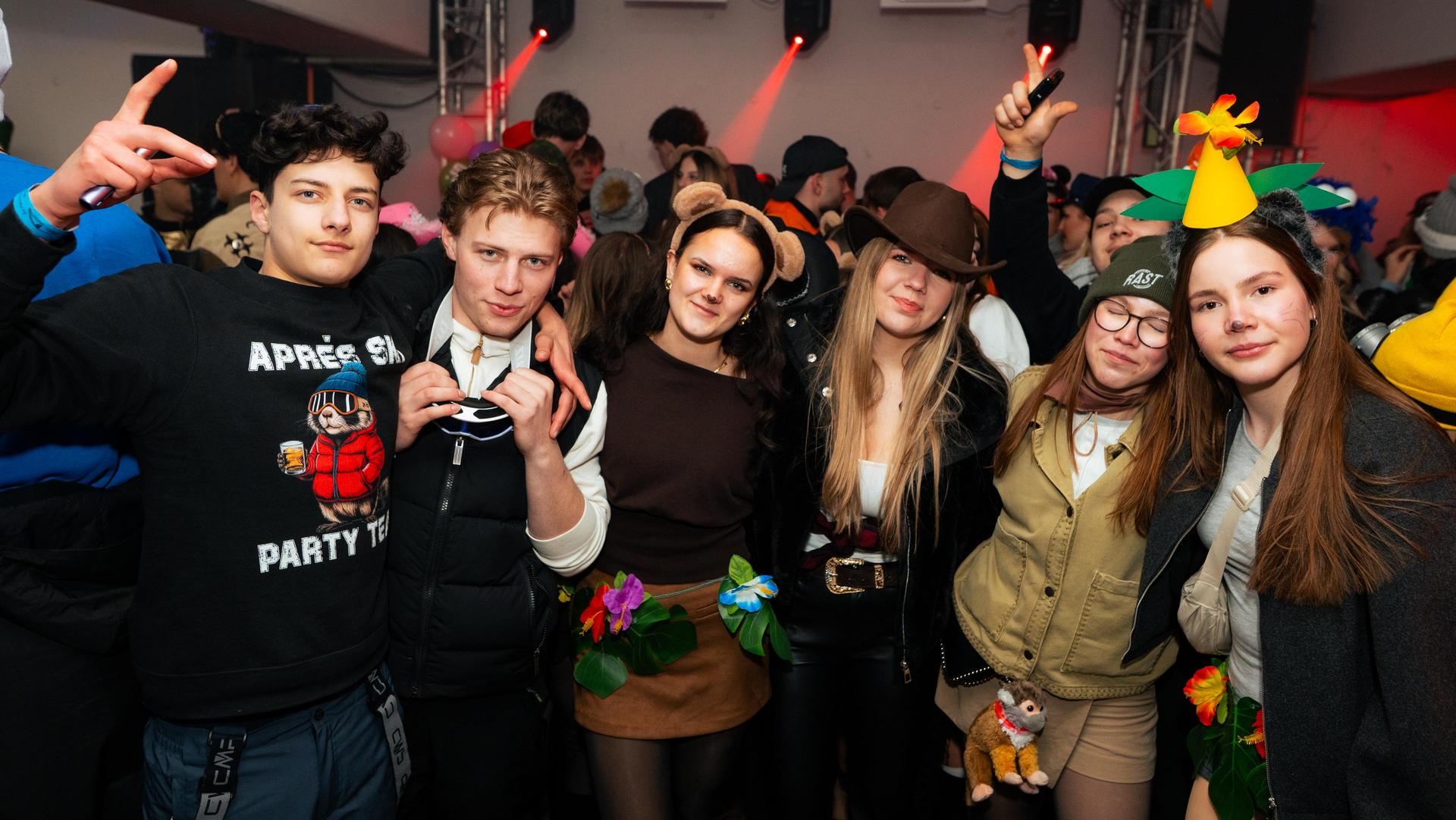 Erst Faschingszug, dann Afterparty in Neustadt. Wir haben die Bilder.  (Bild: Hannes Stock)