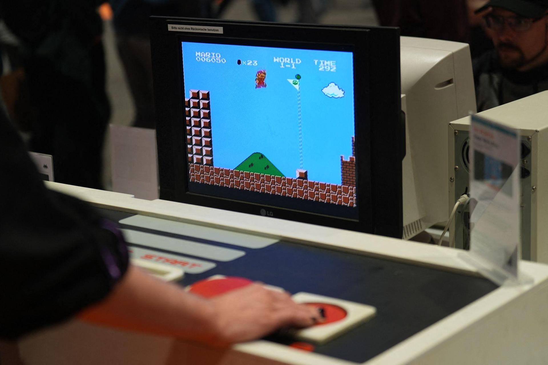 Lust auf Gaming? Am Wochenende findet das PixelBlast Gaming Festival an der OTH in Amberg statt.  (Symbolbild: Marcus Brandt/dpa)