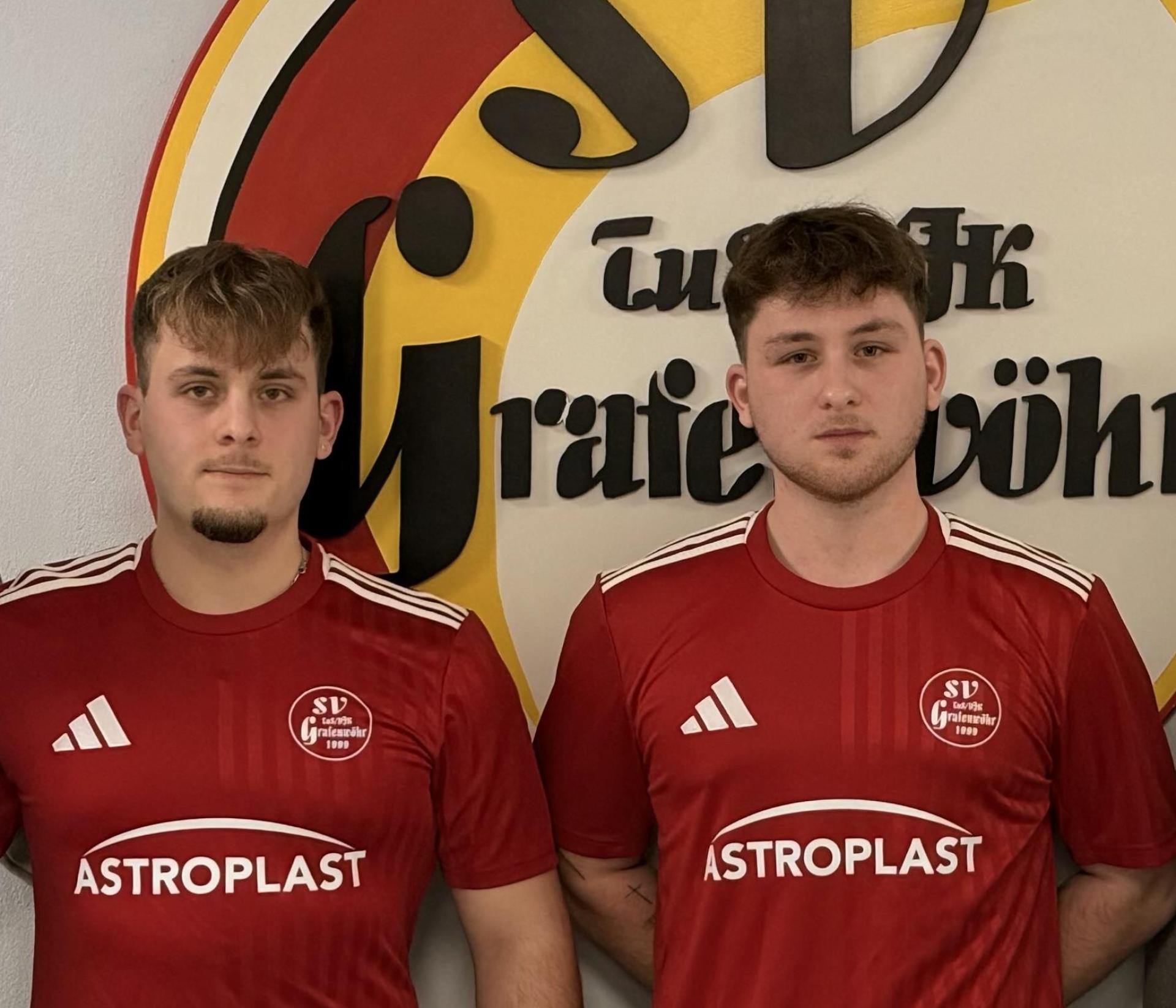 Luca Thiede (links) und sein Bruder Jonas laufen künftig für die SV Grafenwöhr auf.  (Bild: SV Grafenwöhr)