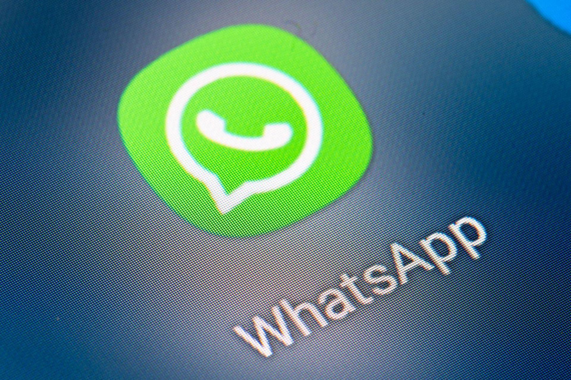 Künftig müssen WhatsApp-Nutzer ihre private Handynummer nicht mehr preisgeben, um mit neuen Kontakten zu chatten.  (Symbolbild: Fabian Sommer/dpa)