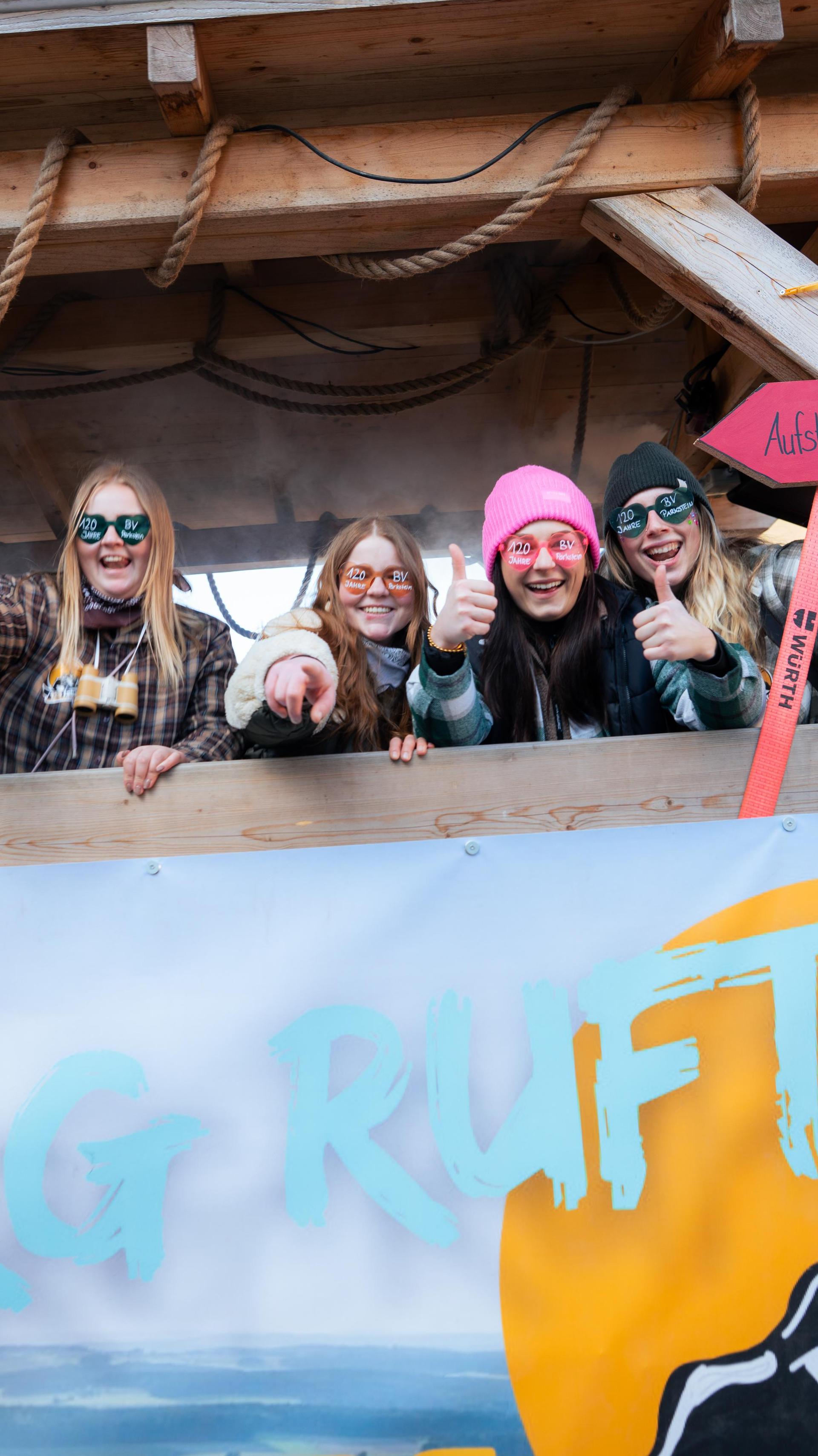 Erst Faschingszug, dann Afterparty in Neustadt. Wir haben die Bilder.  (Bild: Hannes Stock)