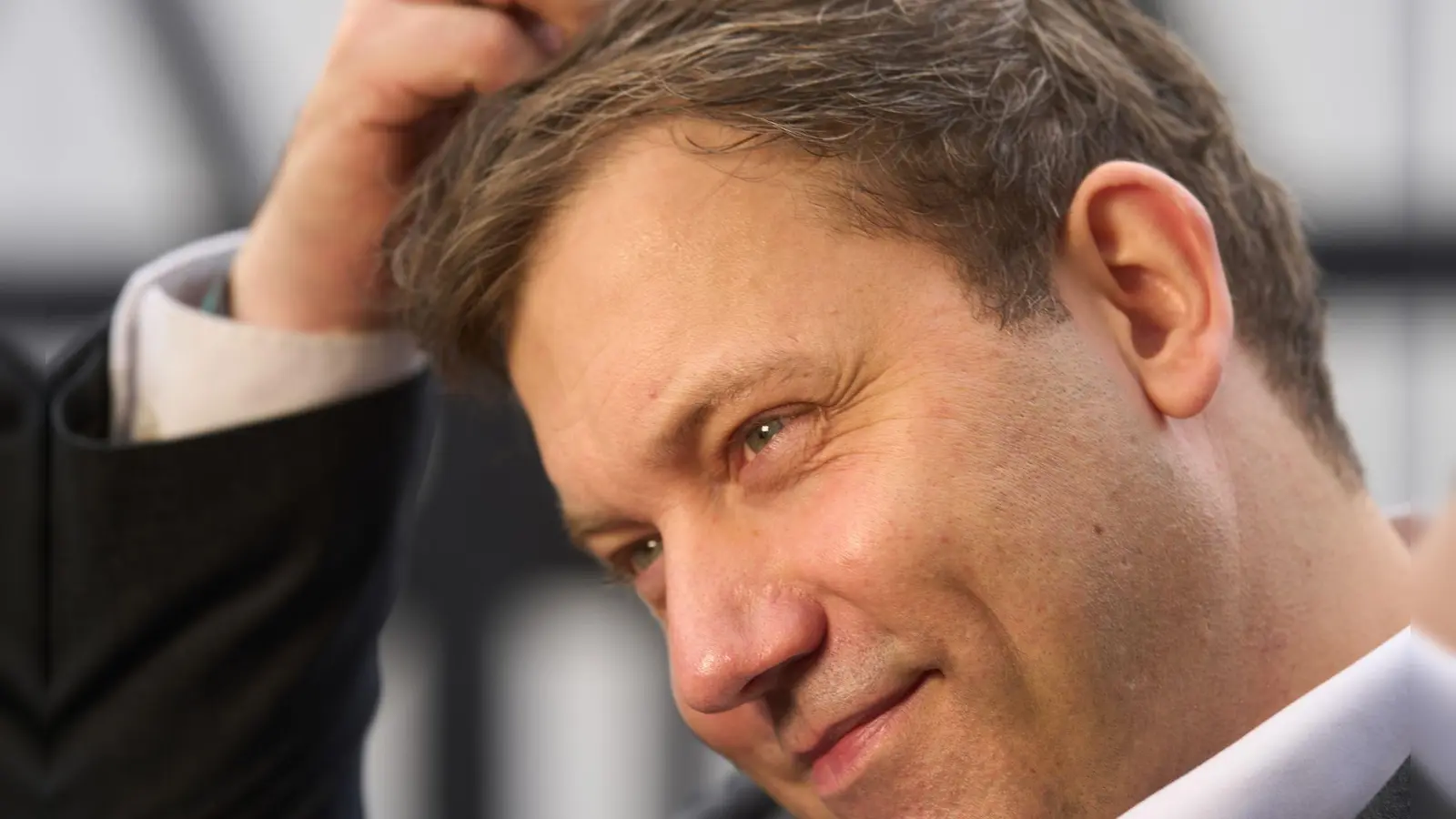 Vizekanzler Lars Klingbeil ist bekennender Serienfan. (Archivbild) (Bild: Thomas Frey/dpa)