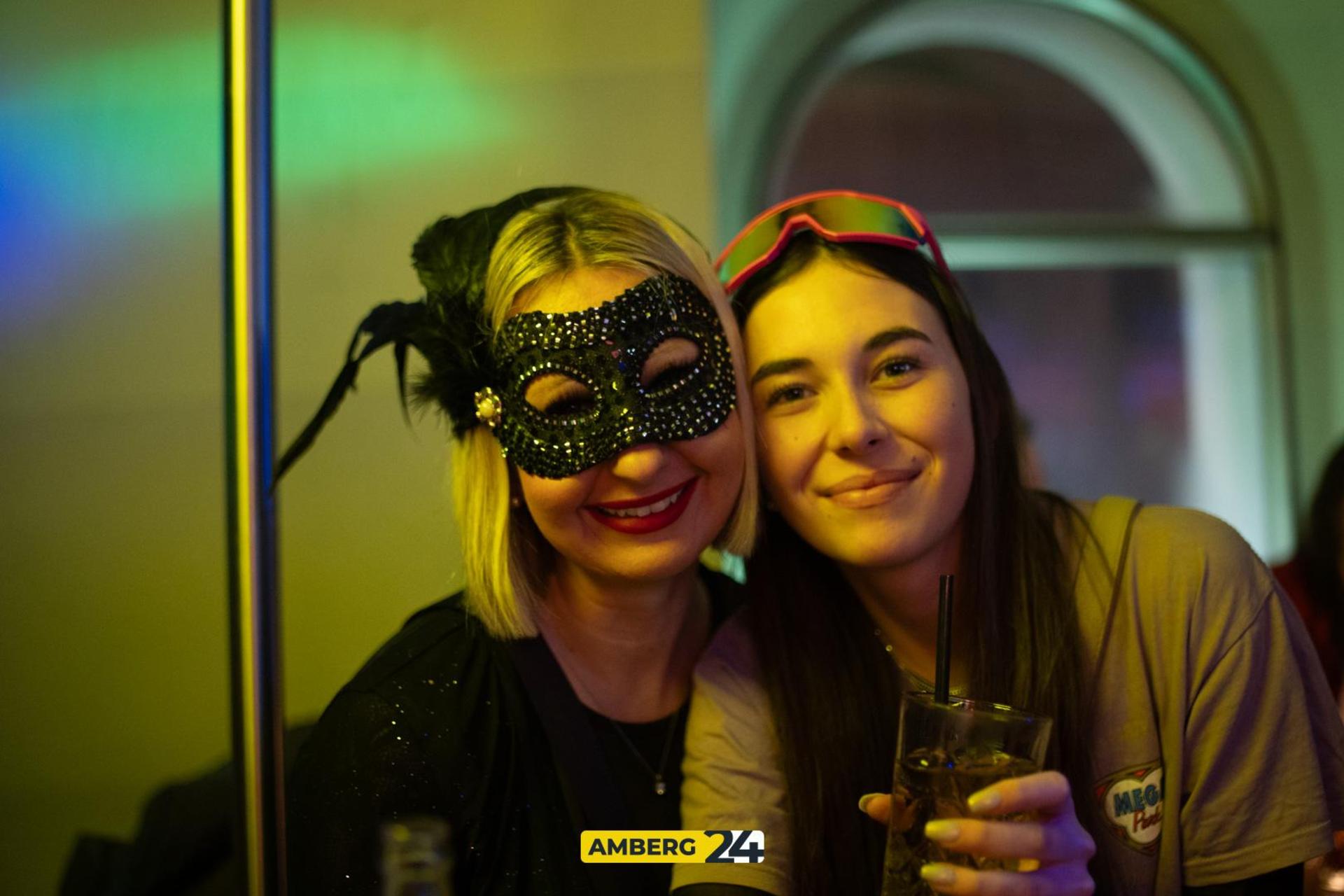 Im „Herzog” in Sulzbach-Rosenberg stieg am Samstag der Hausfasching.  (Bild: Julia Bär)