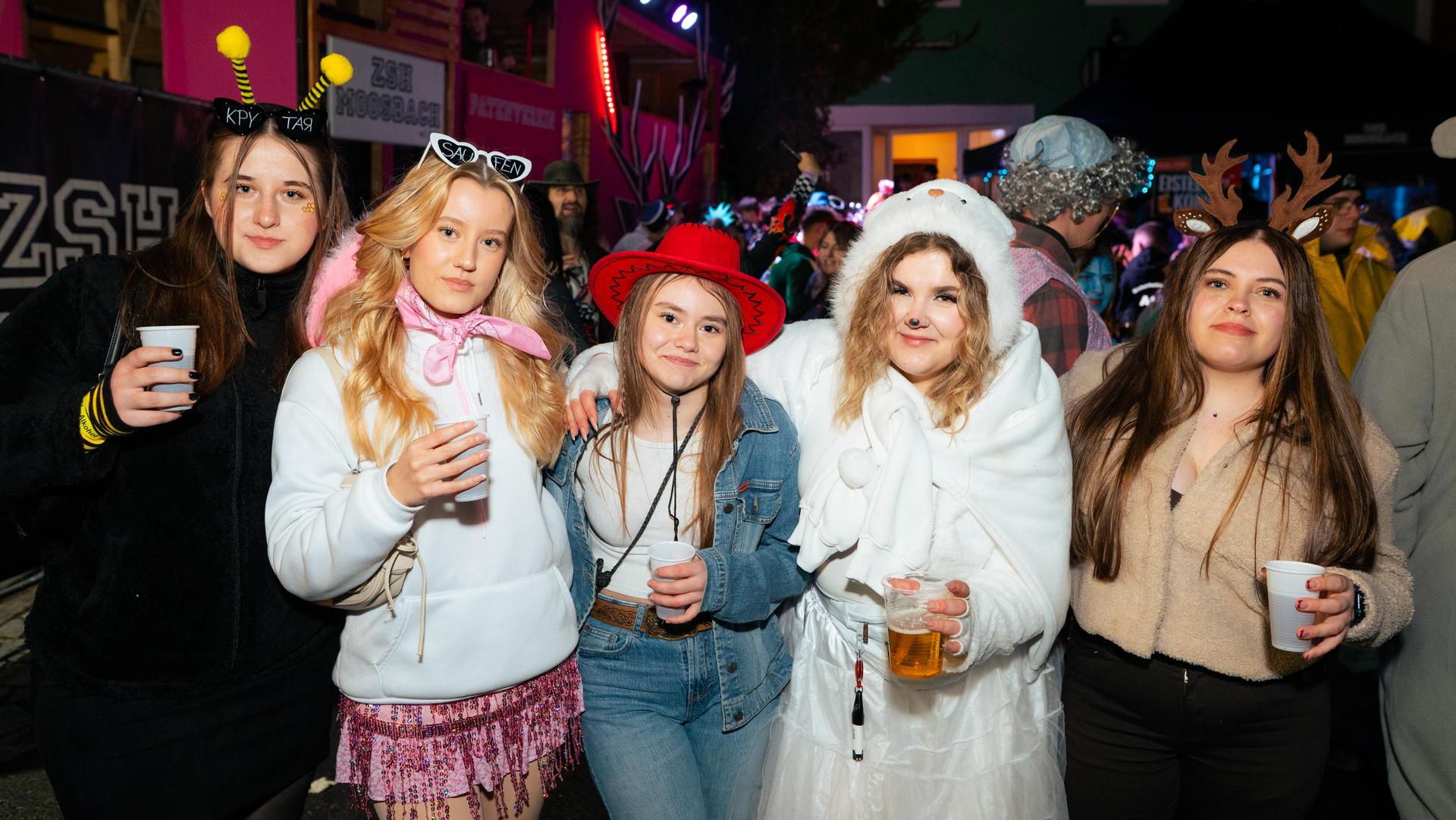 Bilder vom Fasching in Moosbach. (Bild: Hannes Stock)