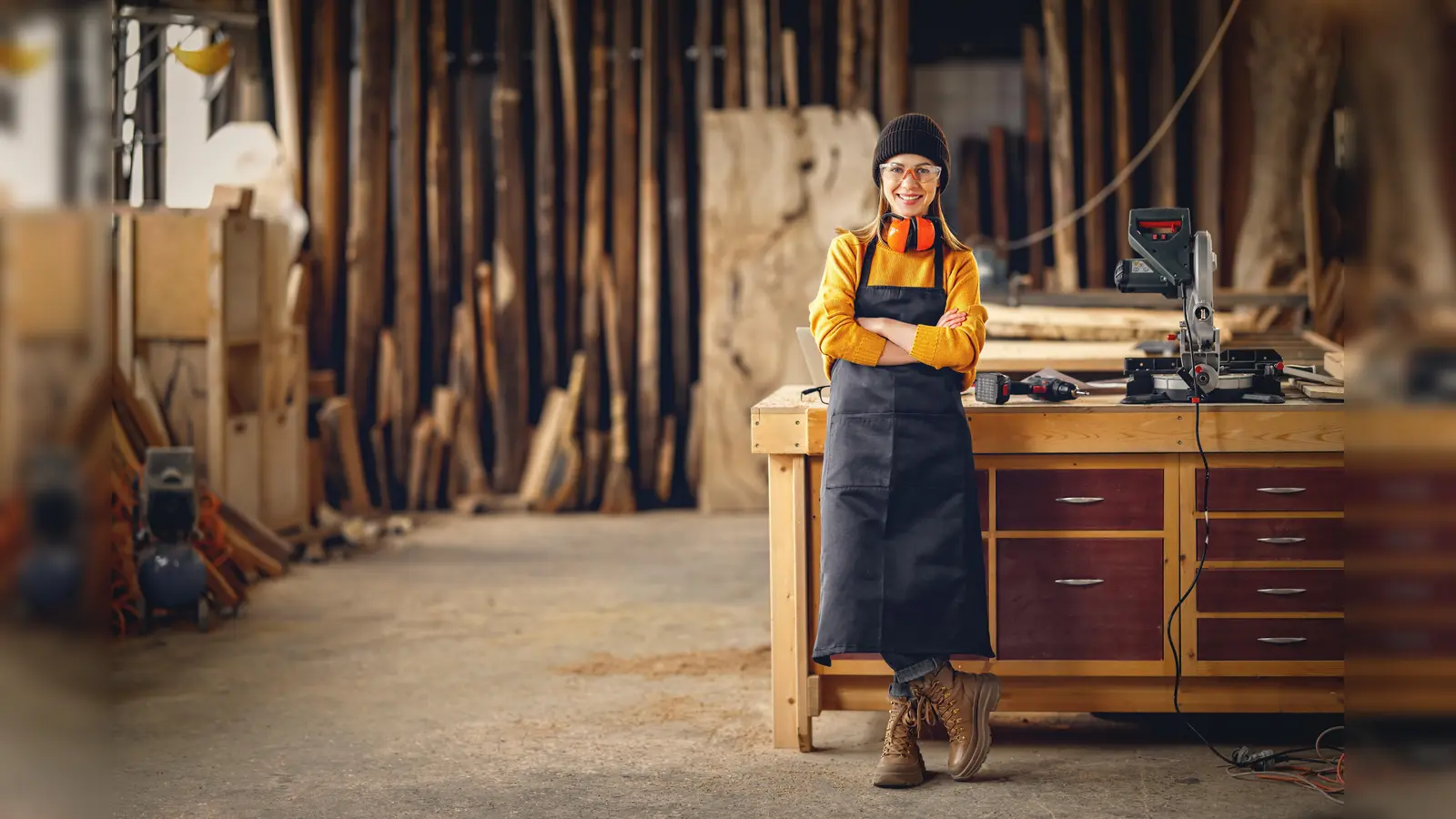 Technik und praktisches Arbeiten: Ausbildungsberufe im Handwerk sind selbstverständlich auch etwas für Mädchen. (Bild: JenkoAtaman_AdobeStock_409339922)
