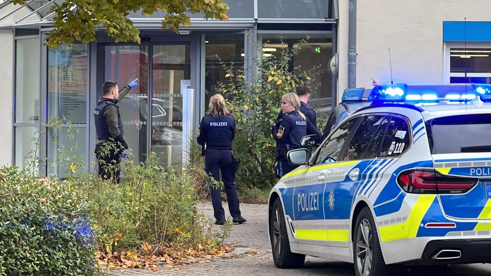 2023 ereignete sich Schreckliches im Bezirkskrankenhaus Regensburg: Ein Minderjähriger tötete ein Kind und verletzte zwei Personen mit einem Messer. Ende September steht der nun 17-Jährige erneut vor dem Landgericht Weiden. (Archivbild: André Baumgarten/Mediengruppe Bayern /dpa)