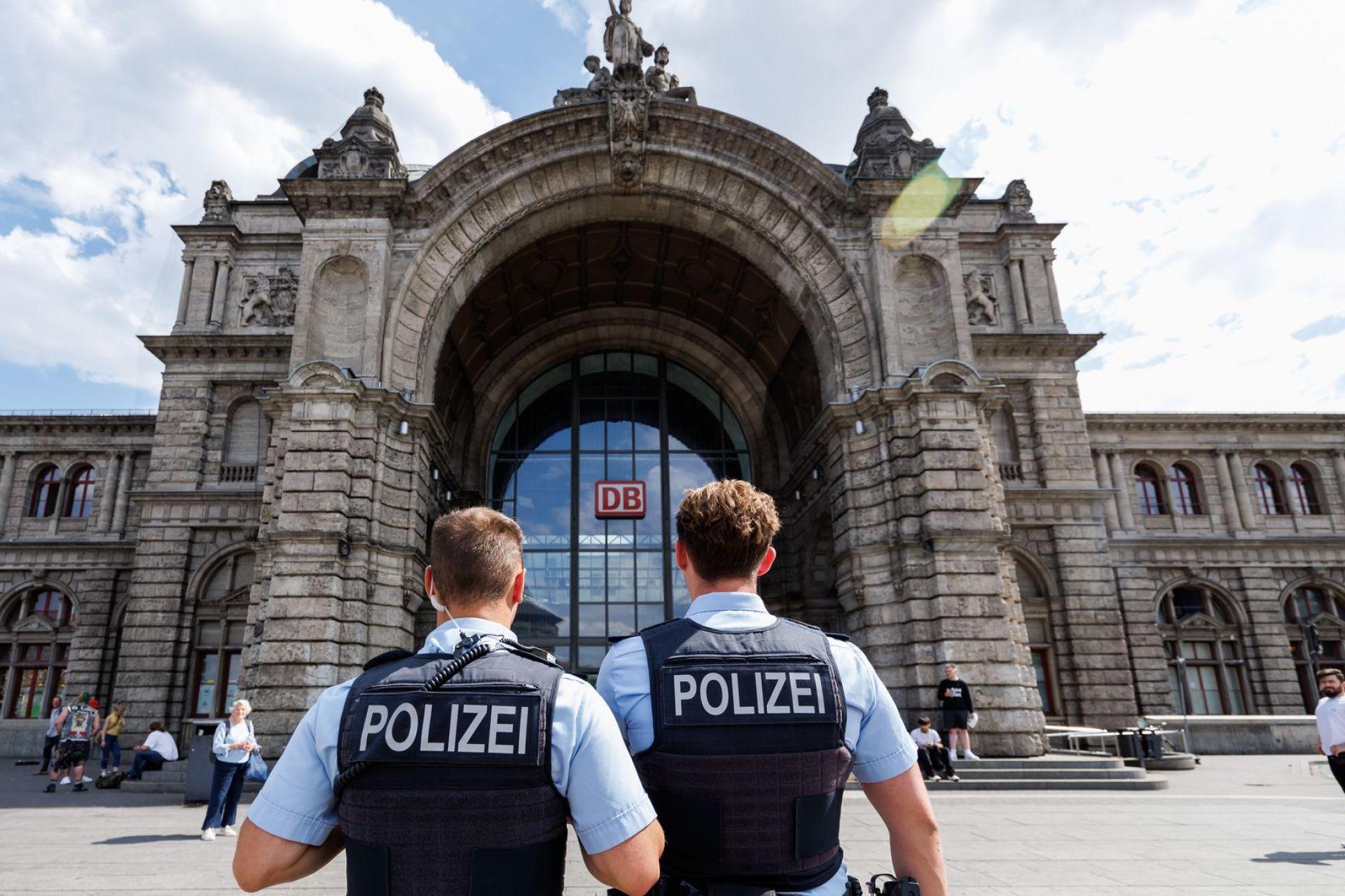 Der Vorfall ereignete sich im Nürnberger Hauptbahnhof. (Symbolbild) (Bild: Daniel Karmann/dpa)