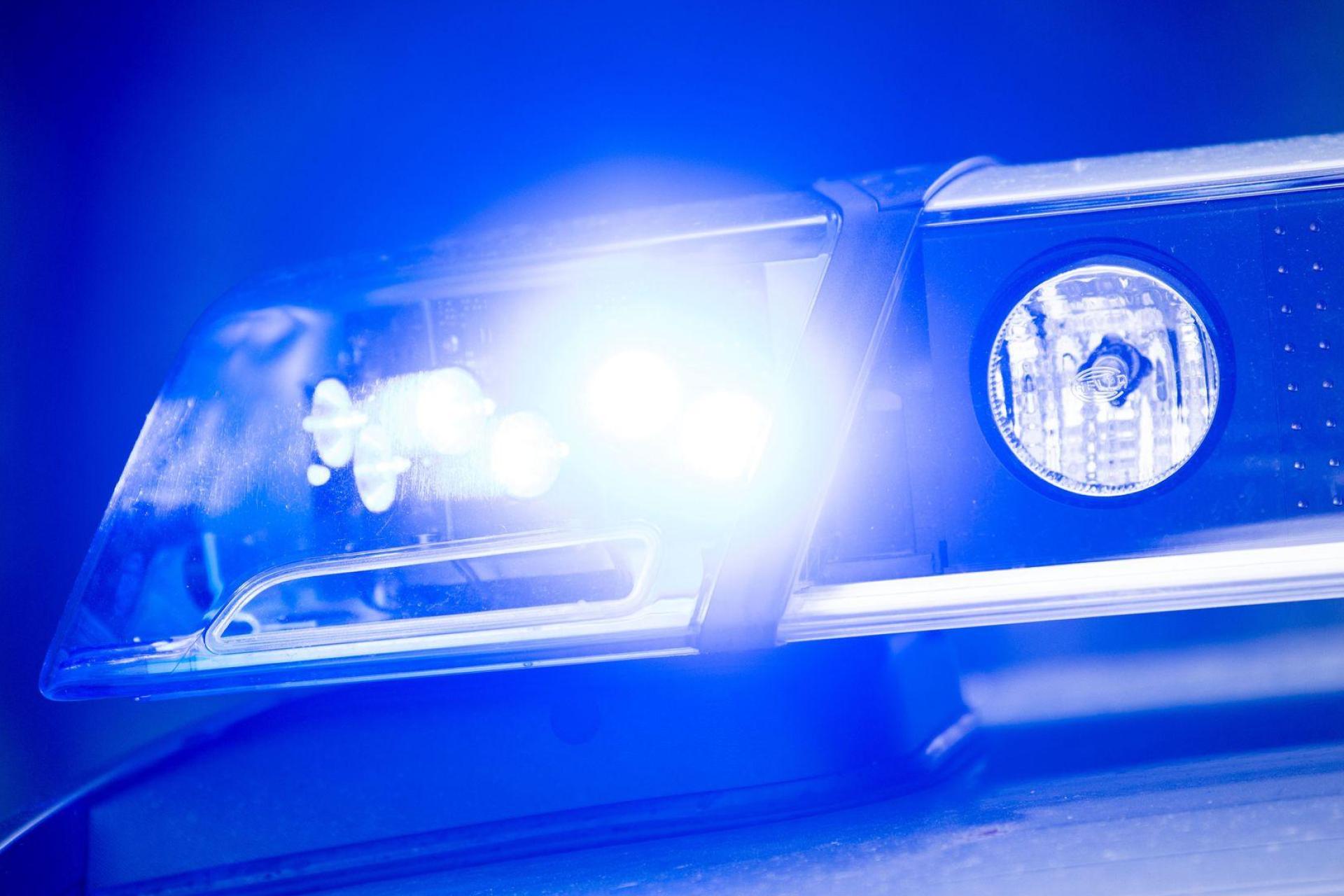 Die Polizei ermittelt. (Symbolbild: Lino Mirgeler/dpa)