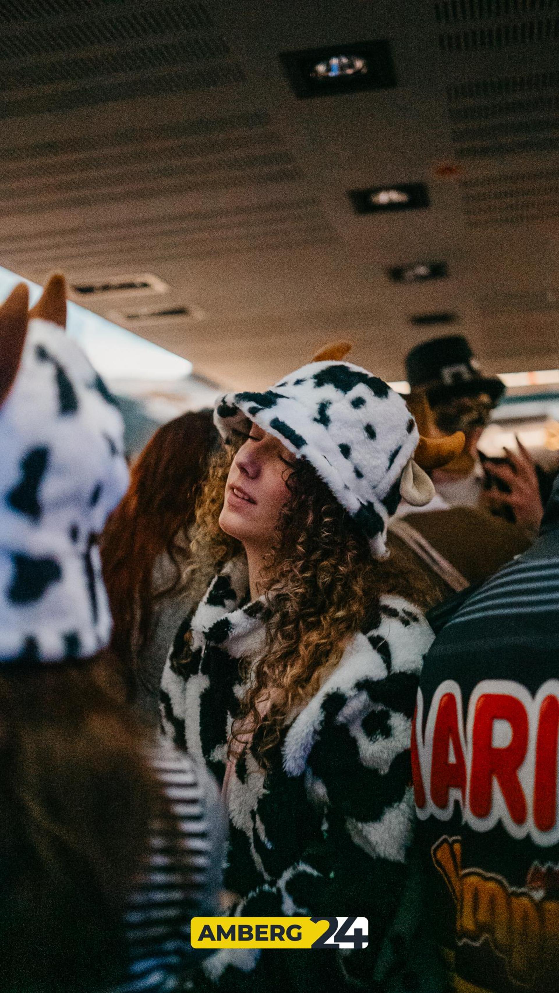 Auch im Blauen Haus waren am Donnerstag die Hexen los.  (Bild: Mario Donhauser)