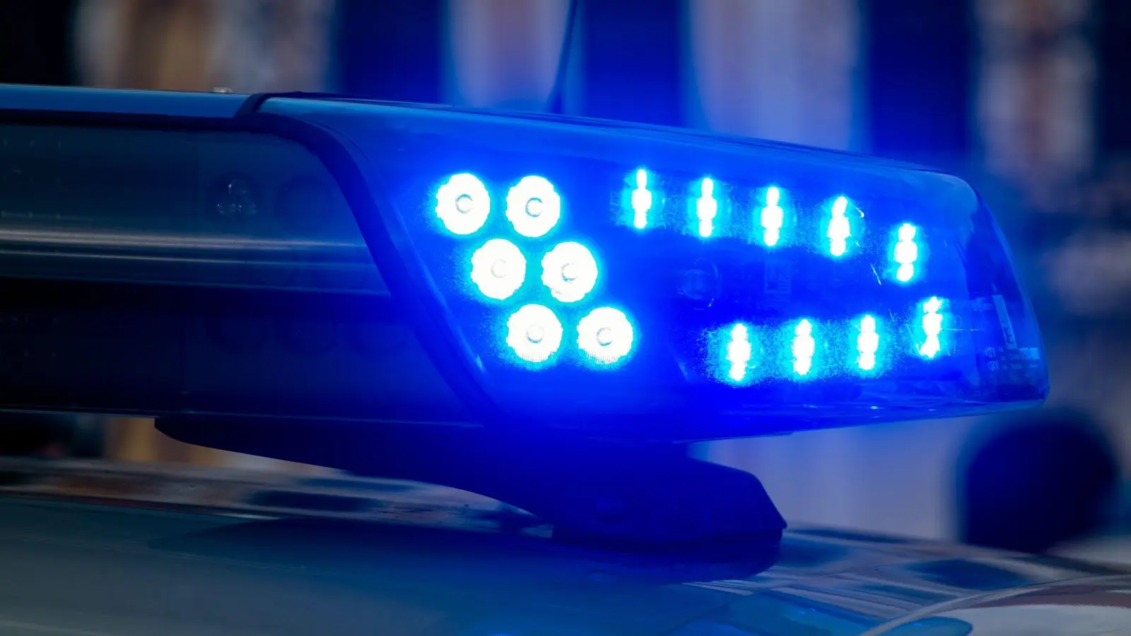 Ein Unfall in Weiden, bei dem ein Fahrer die Vorfahrt missachtete, führte zu einer Unfallflucht. (Bild: Klaus-Dietmar Gabbert/dpa)