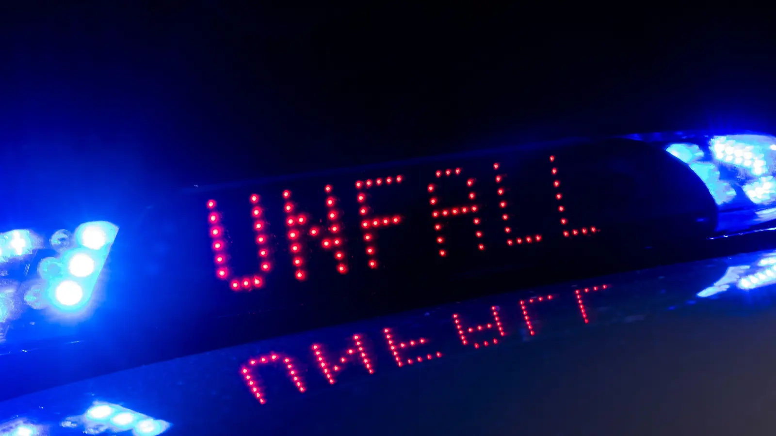 Unfall auf der B85 in Richtung Amberg.  (Bild: Monika Skolimowska)